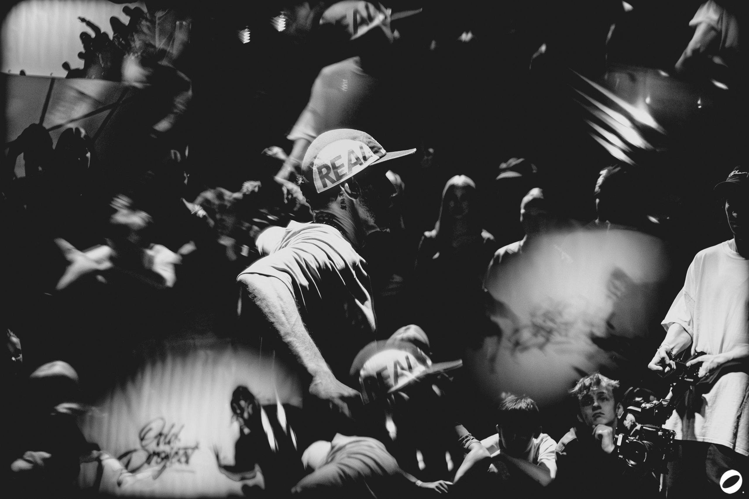 ODD.CLUB 04/04 (@youlovebu). Соня бу тебя сфоткала