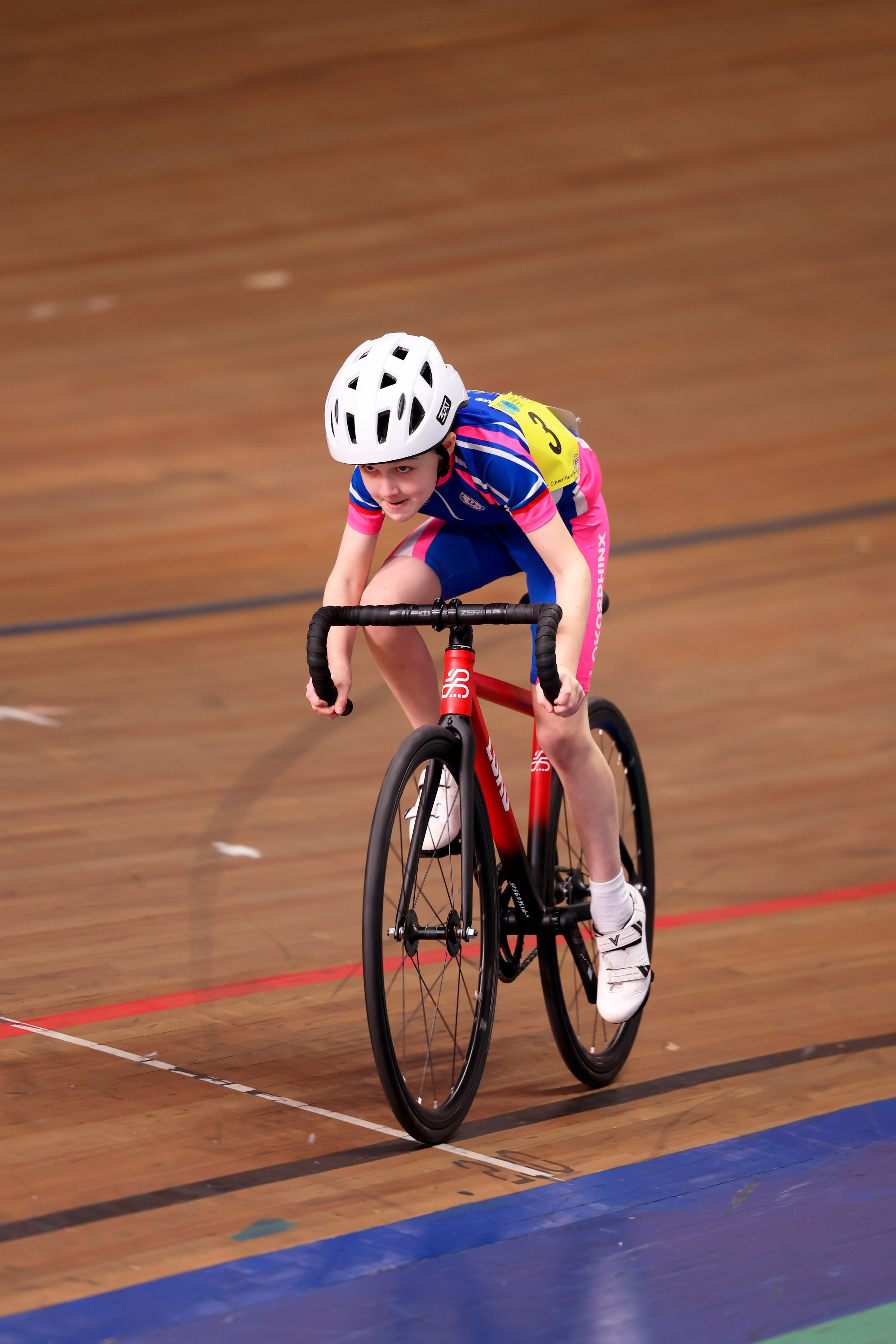 Пятый этап Региональных соревнований по велоспорту на треке (Гит, Скретч) 15.03.2025. Спортивный и репортажный фотограф Антон Тереханов