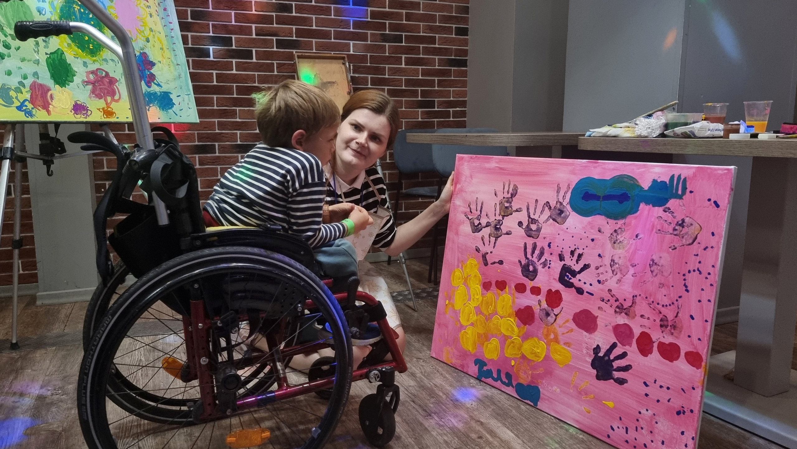 НКО «ШКОЛА ГЕРОЕВ " и «Осторожно хрупкое ". Home Decor