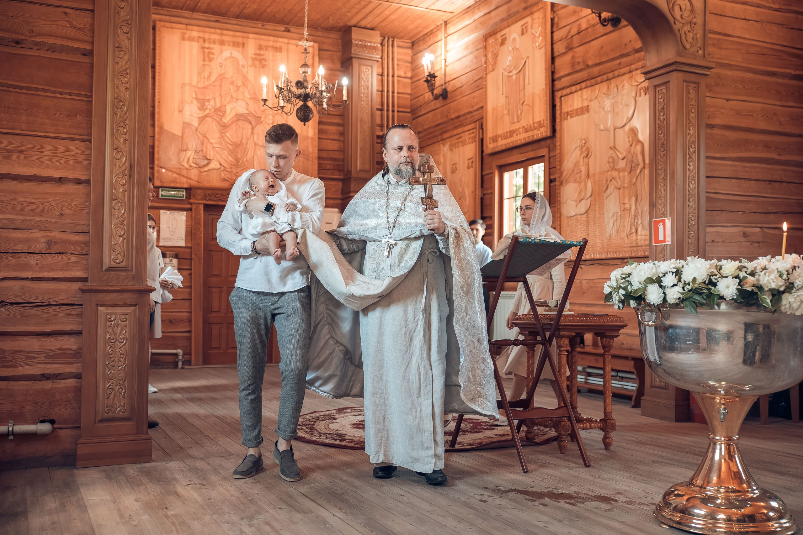 Таинства Крещения и Венчания в Старом Осколе. Фотостудия для новорожденных в Старом Осколе Гильфановых Юрия и Ольги