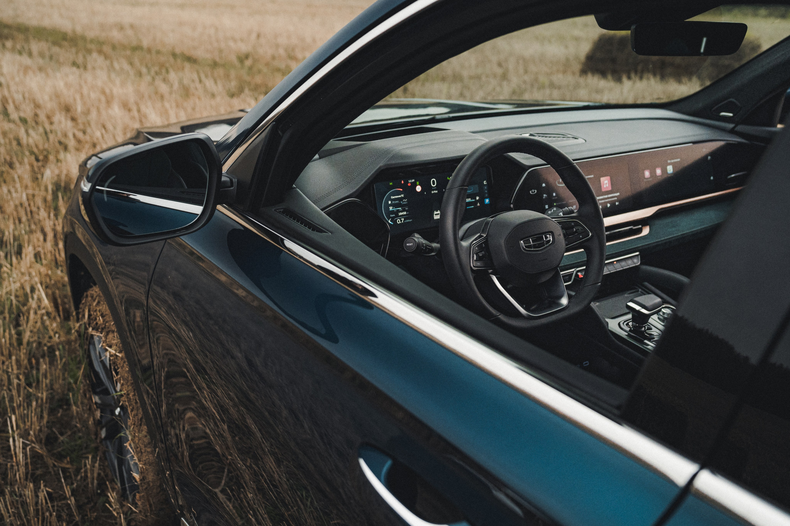 Автомобильная фотосессия Geely Monjaro для Geely Motors. Фотограф Илья К. в Москве