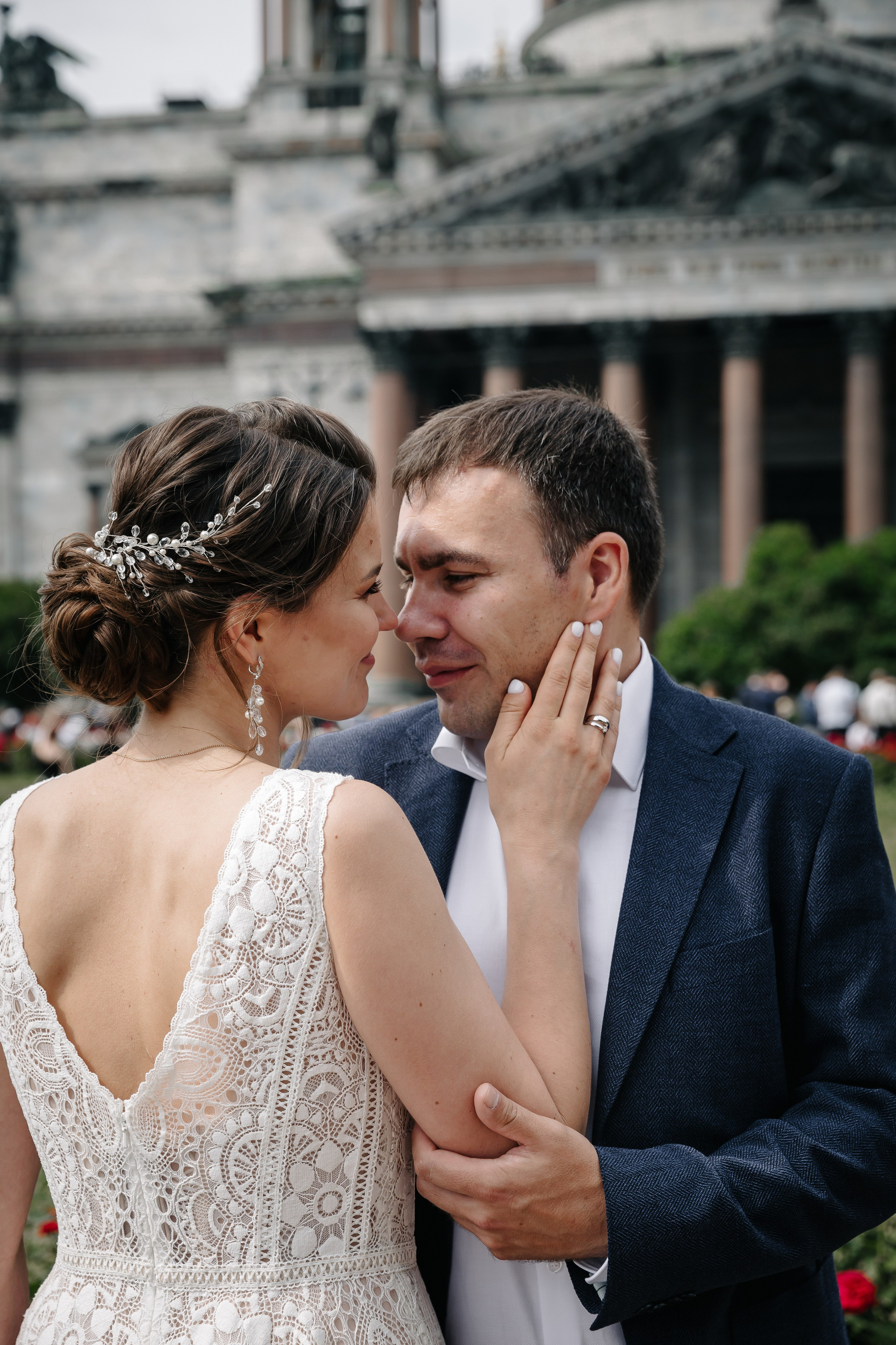 ДВОРЕЦ № 1 | Июль, Исаакиевская площадь. Свадебный фотограф в Санкт-Петербурге Полина Корзухина