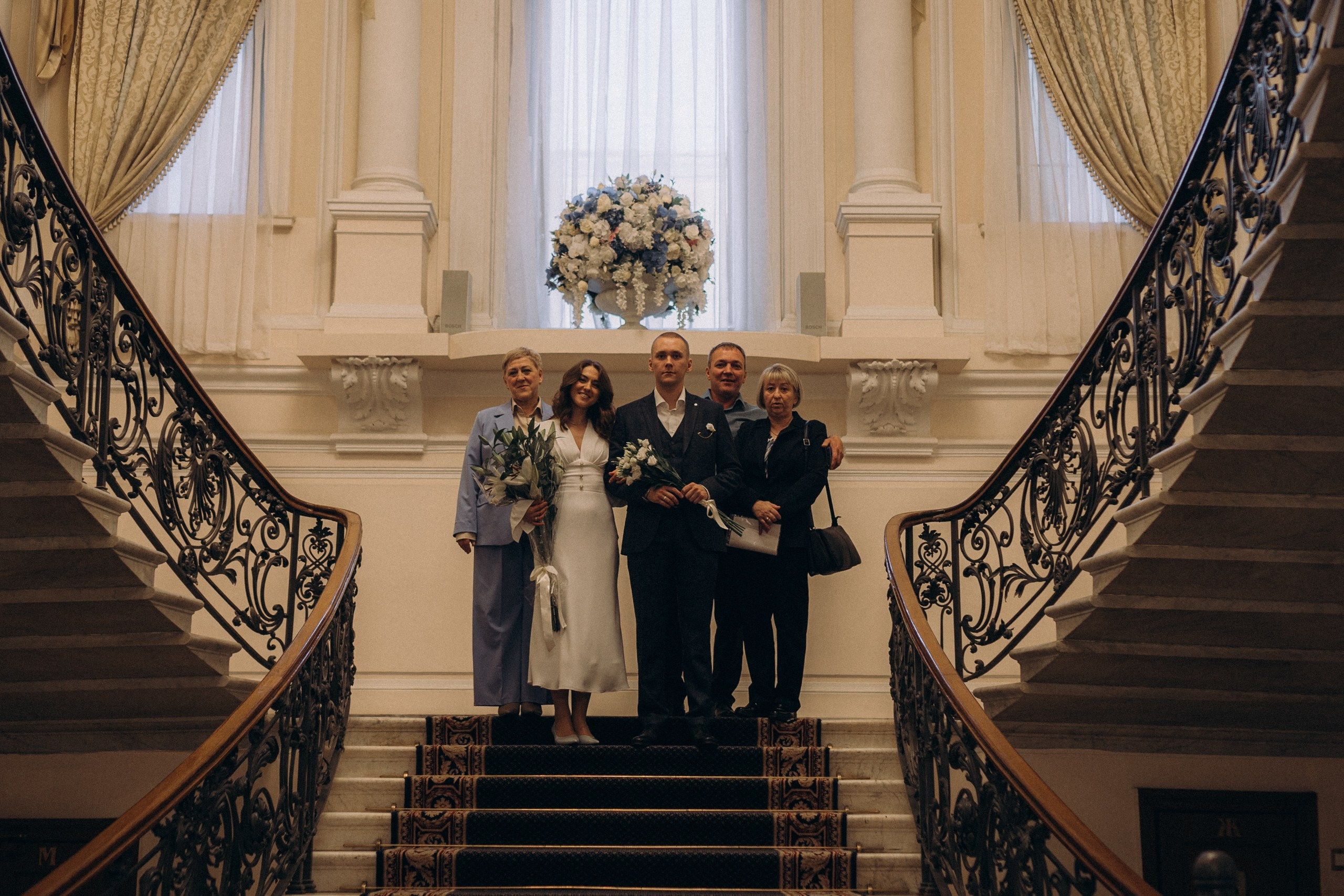 СВАДЕБНАЯ СЬЕМКА ПАРЫ ВО ВТОРОМ ДВОРЦЕ БРАКОСОЧЕТАНИЯ И ПРОГУЛКА ПО ЧЕРНЫШЕВСКОЙ. Профессиональный фотограф, Санкт-Петербург — Виктория Богомолова