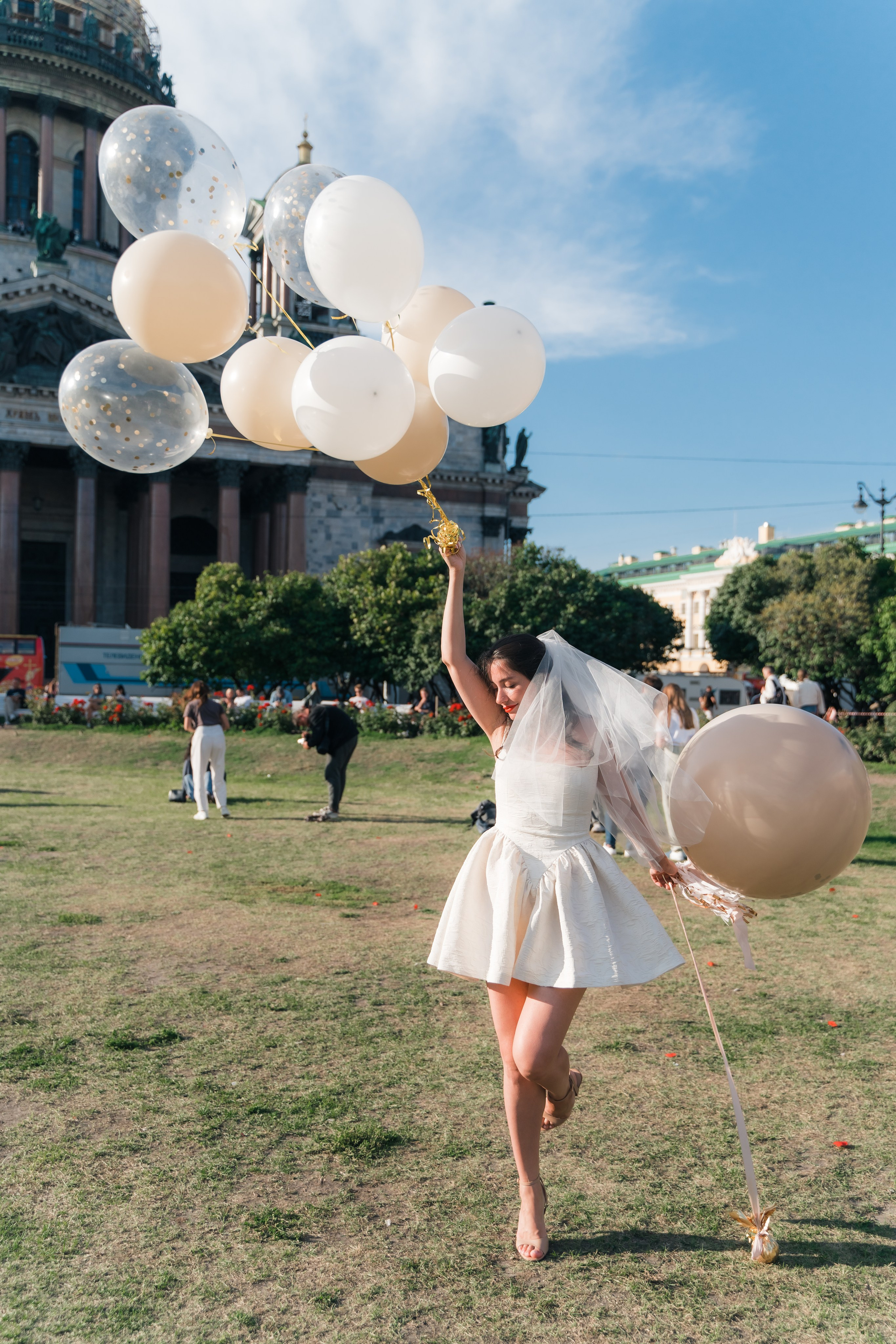 Фотосъемка девичника, встреча девушек, веселые женские портреты