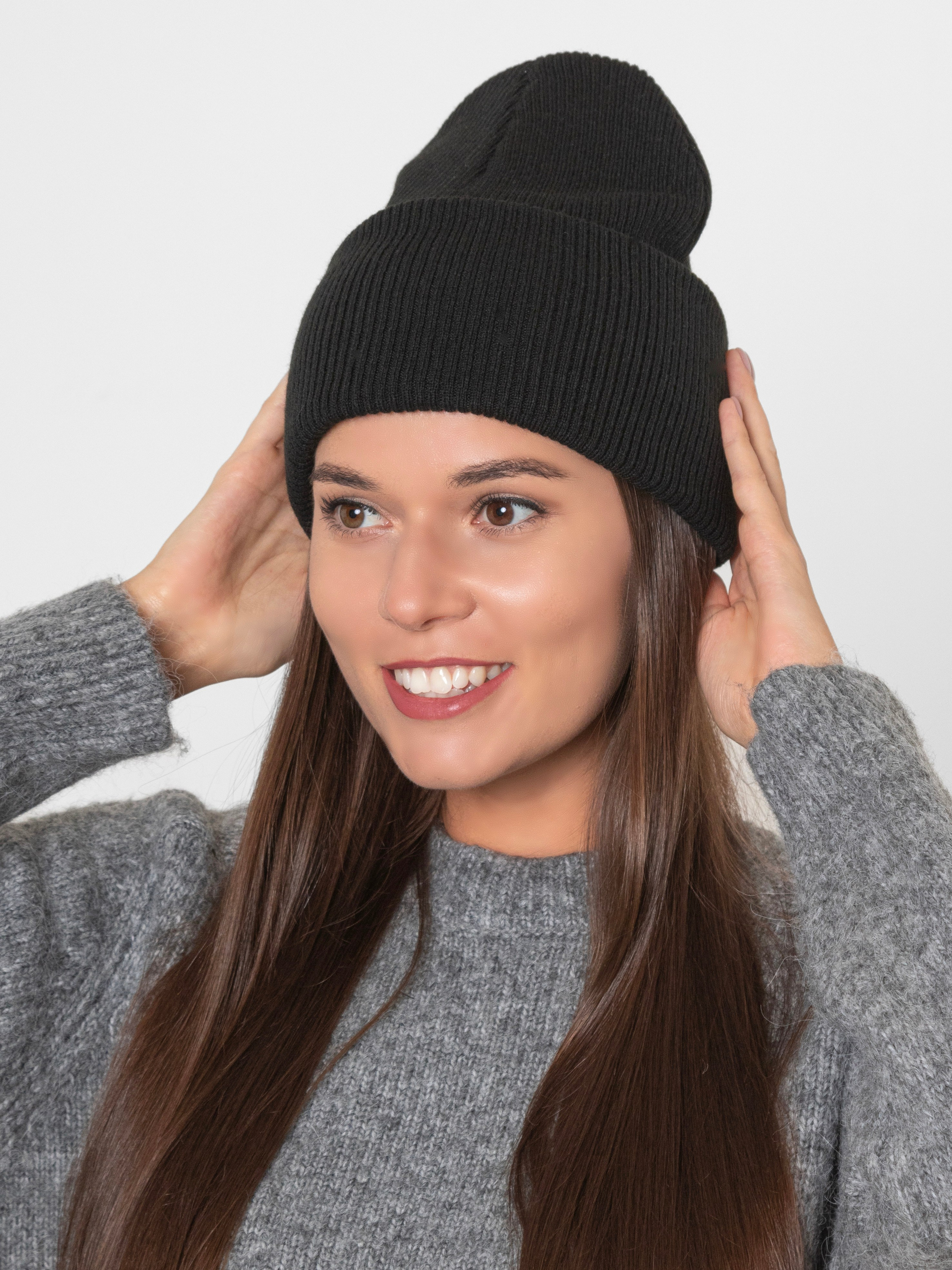 Шапки женские. Фотостудия для Wildberries Ozon