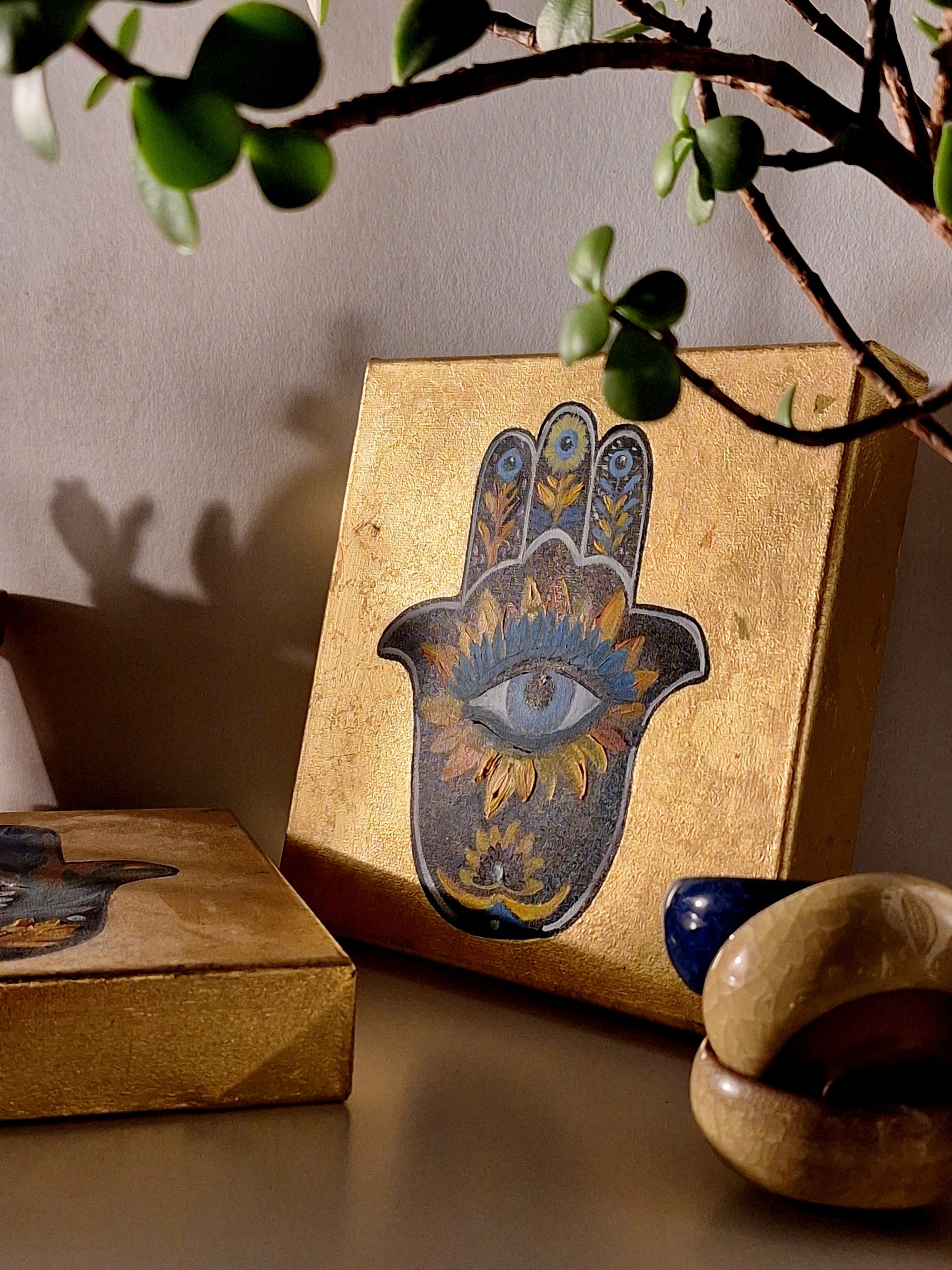 ЗОЛОТАЯ ХАМСА «ЗАЩИТА». Художник Анастасия Кисткина, Петербург