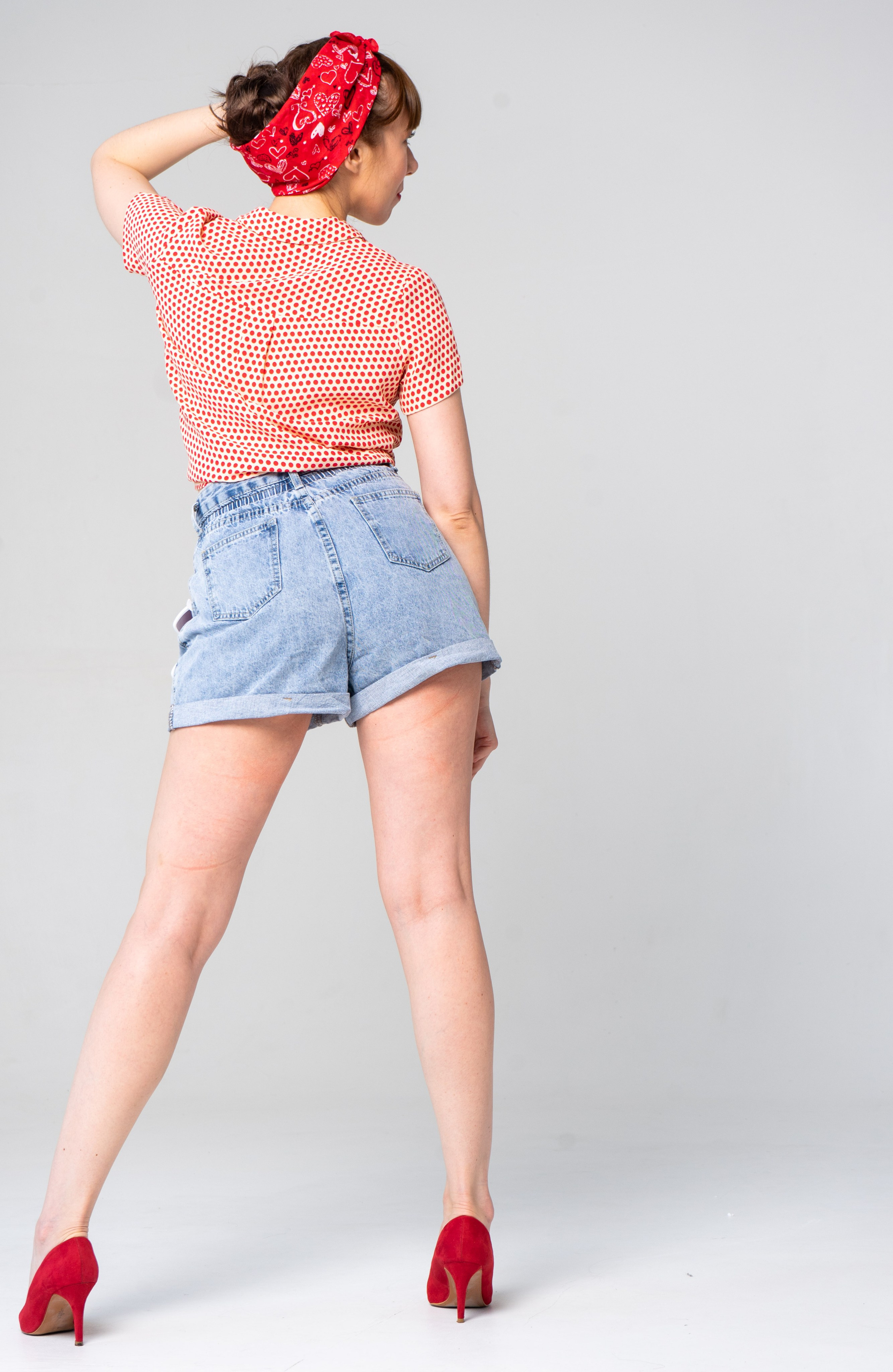 Фотосессия на циклорамме. Фотограф Екатеринбург Кокшарова Александра