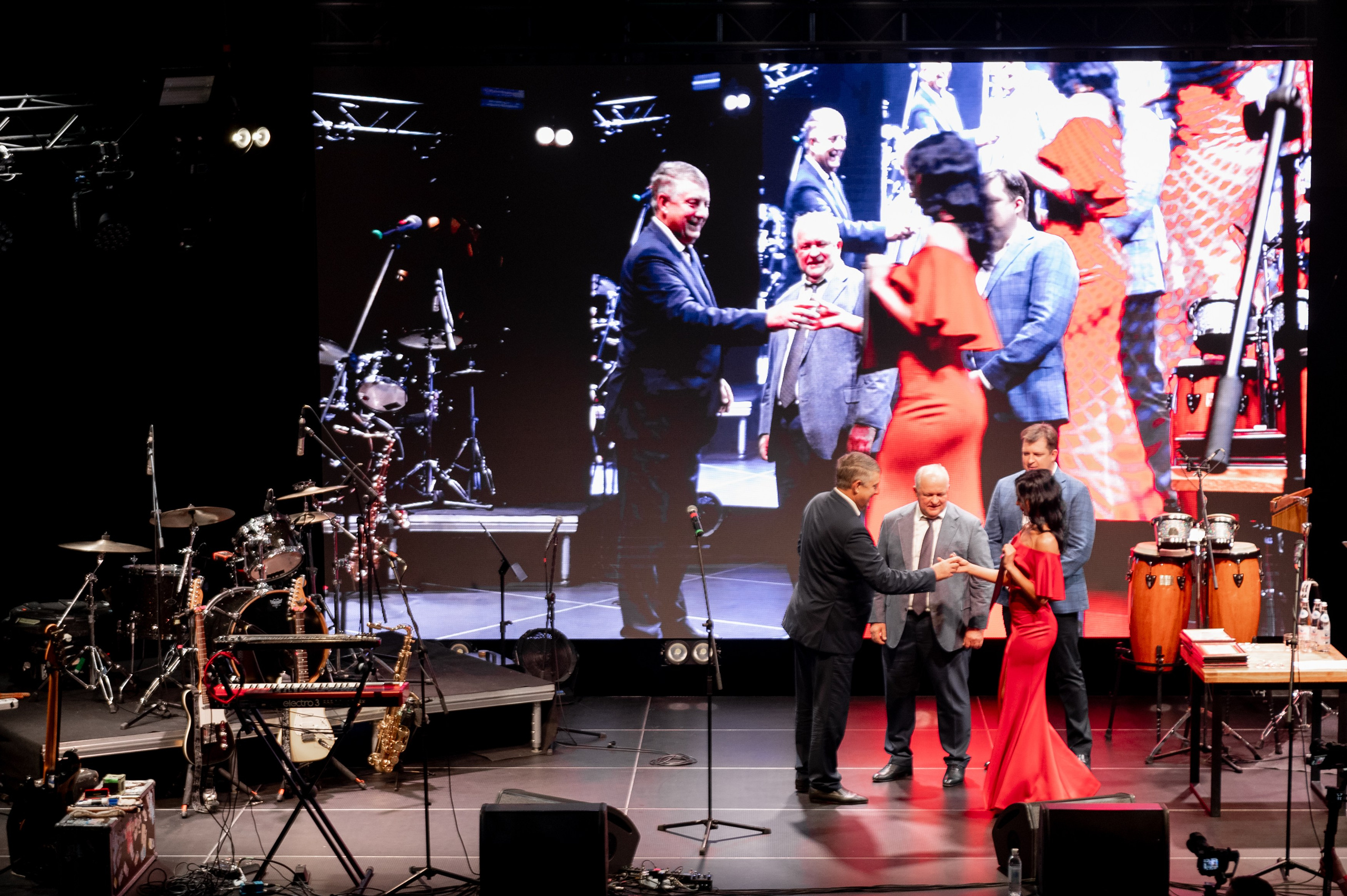 20 лет Дятьково мебель. Свадебный, семейный и репортажный фотограф. Брянск. Эльвира Голенкова