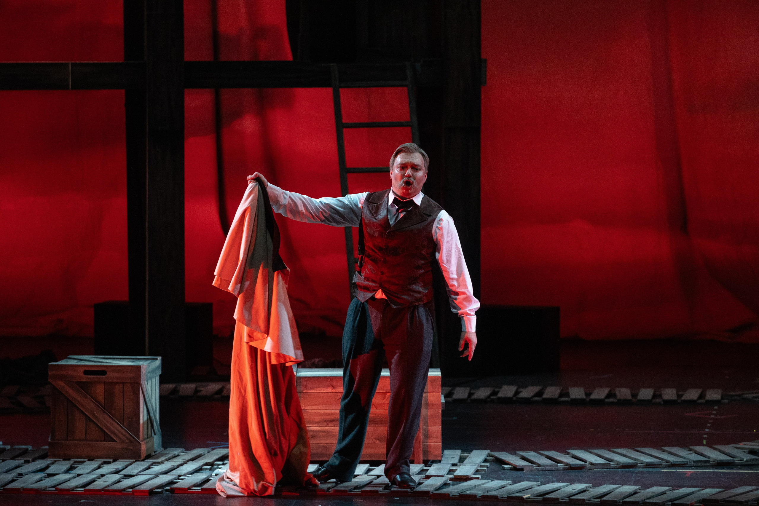 Премьера. Плащ. 19.04.2026. Самара. Мария Дашунина