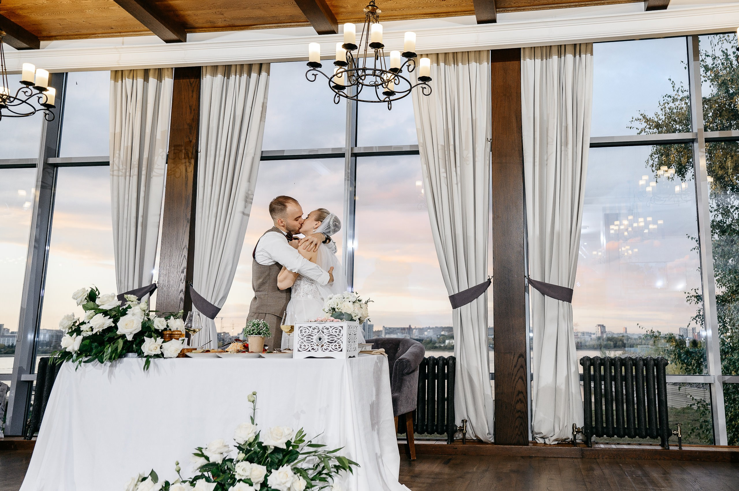 Живые эмоции на свадьбе. Свадебный фотограф в Красноярске