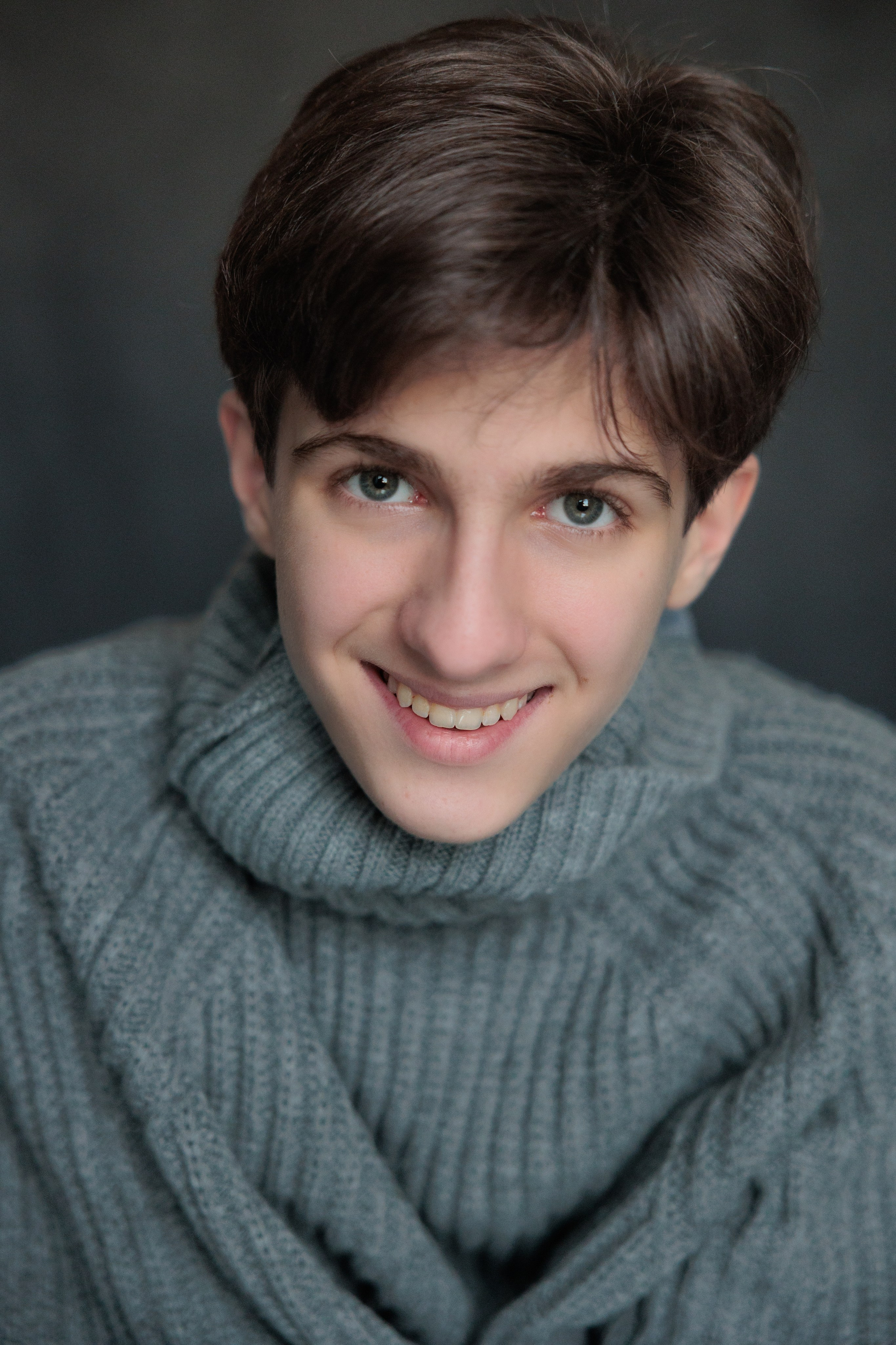 АРТЁМ. Я фотограф из Москвы к Вашим услугам