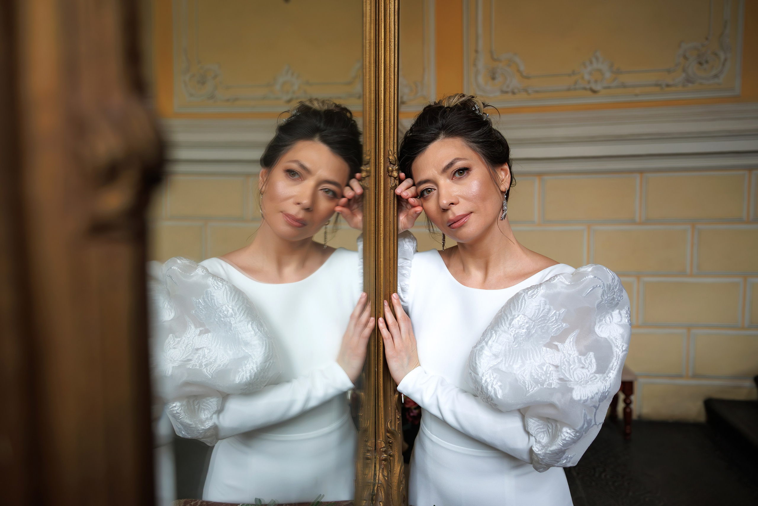 Свадебная фотосессия в библиотеке читальне им Пушкина. Свадебный фотограф Москва и МО Сергей Киржаев