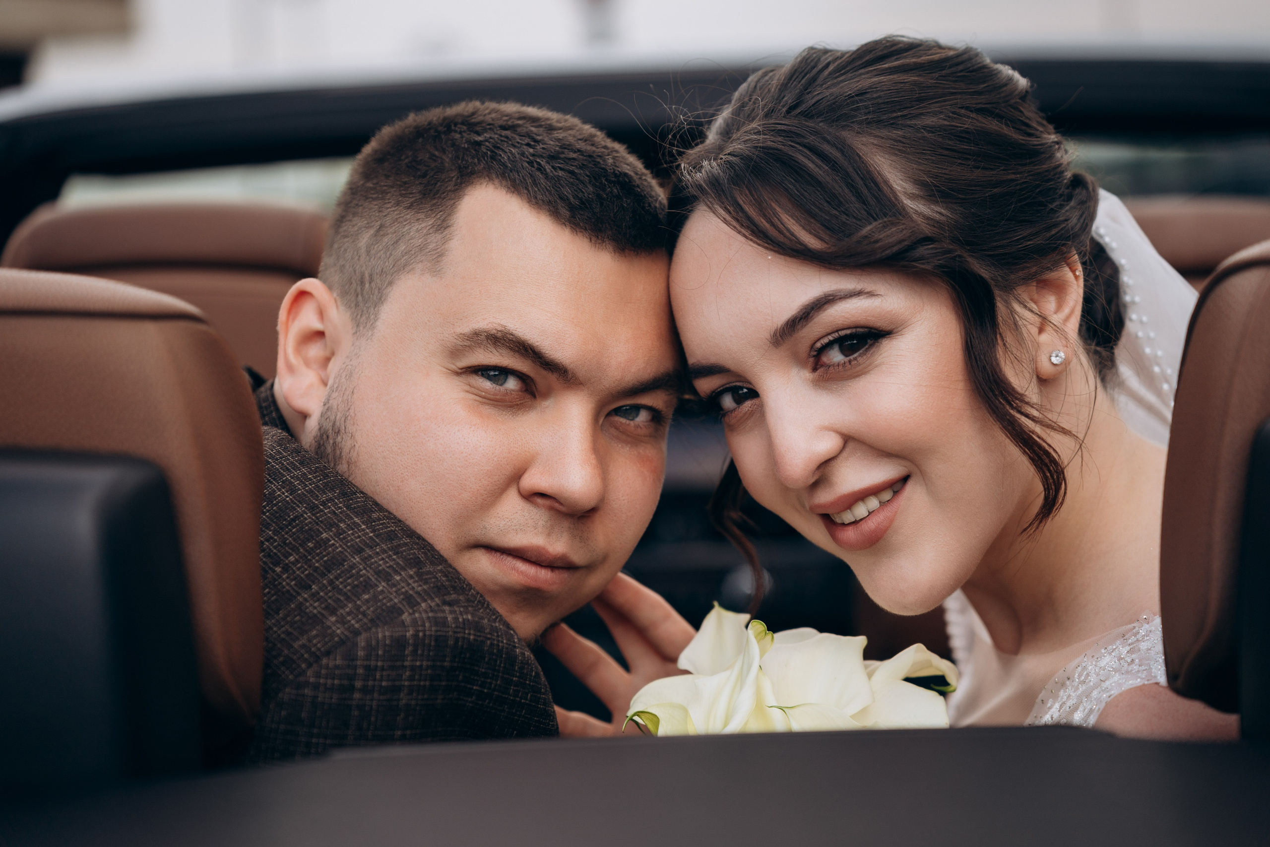 позы у кабриолета идеи, свадебная фотосессия на кабриолете в Казани, свадебный фотограф Казань