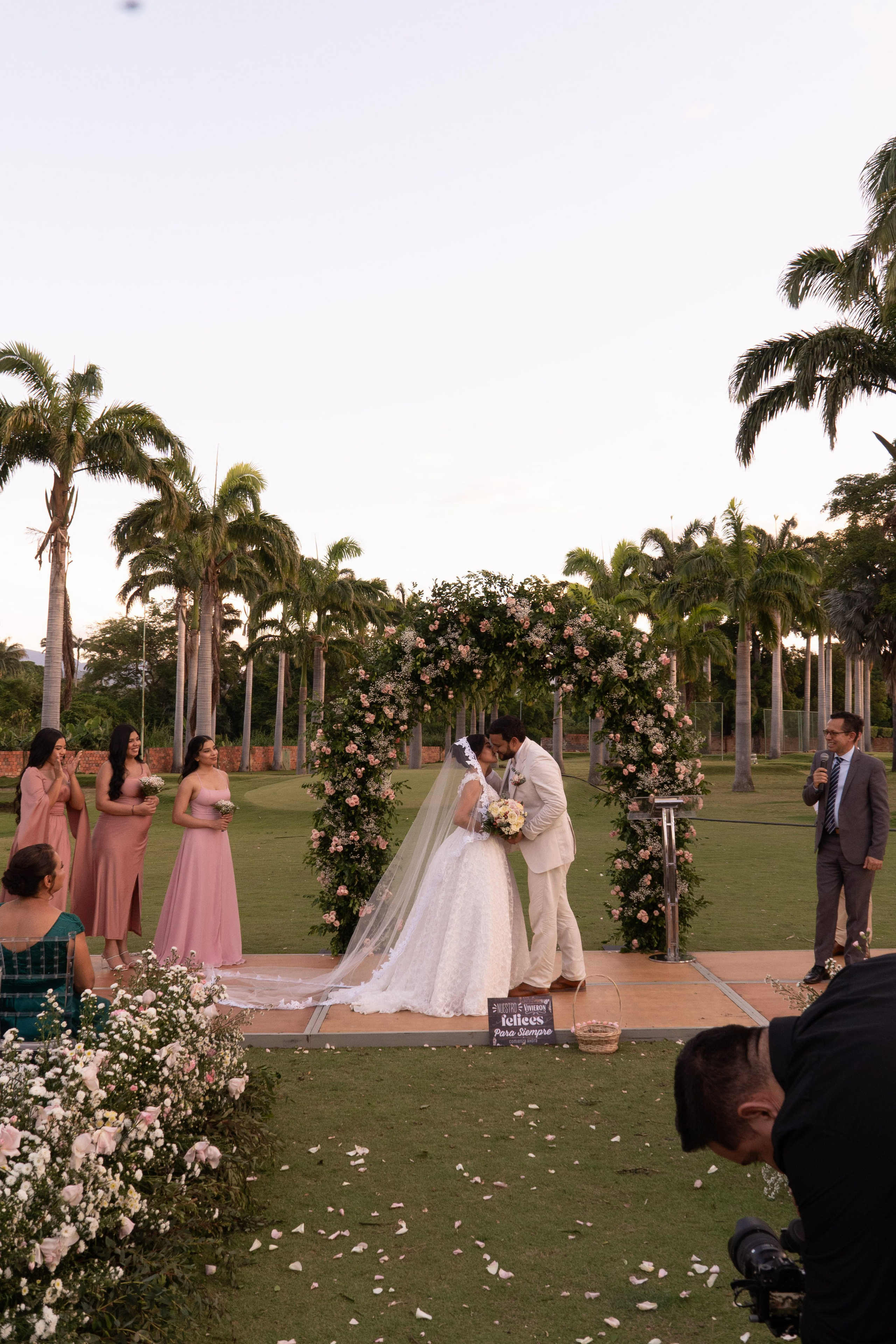 Carola & Gerson. Wedding Photographer in Barcelona and Medellin