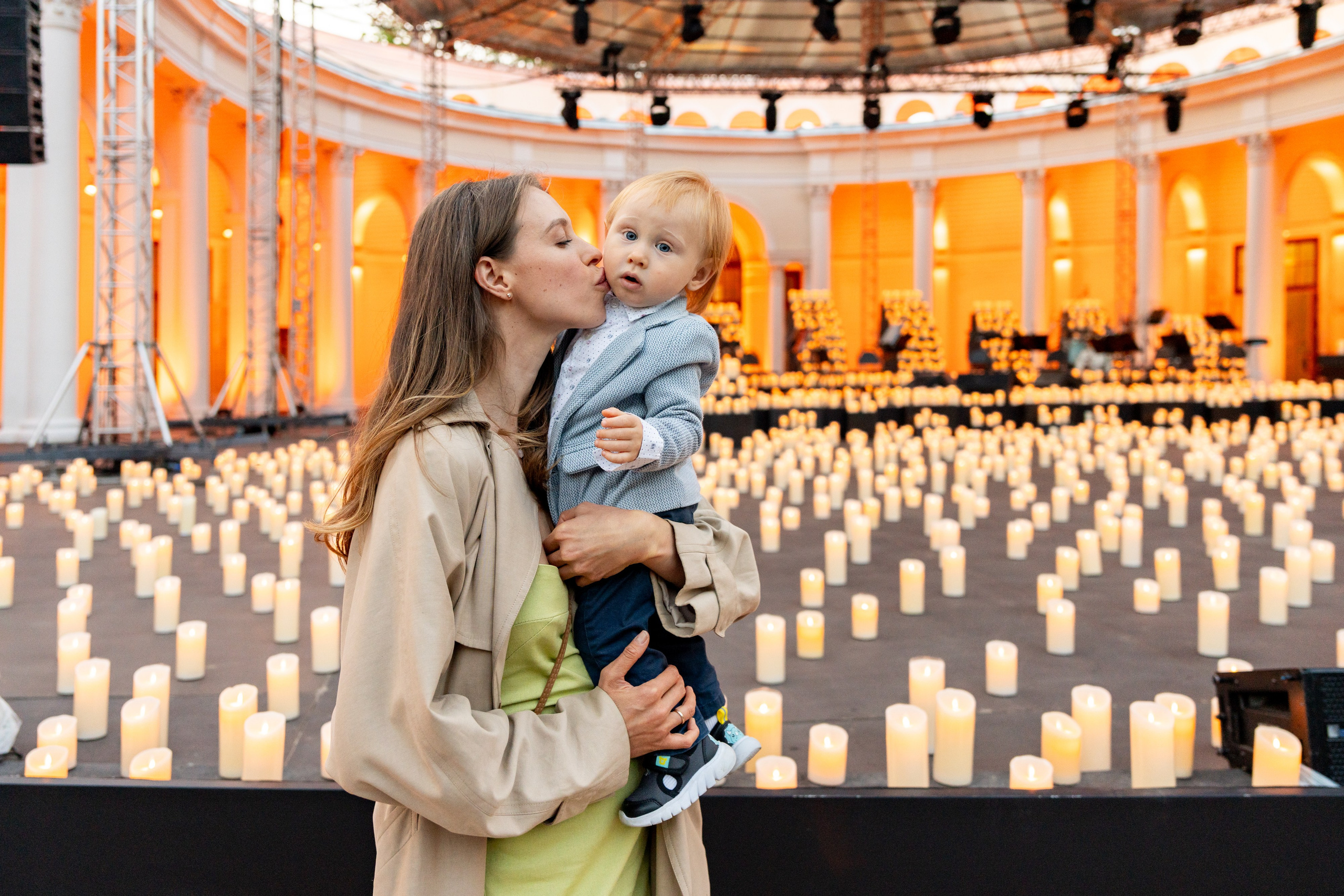 Симфонический оркестр Lumisfera при свечах. Фотограф Никита Комаров