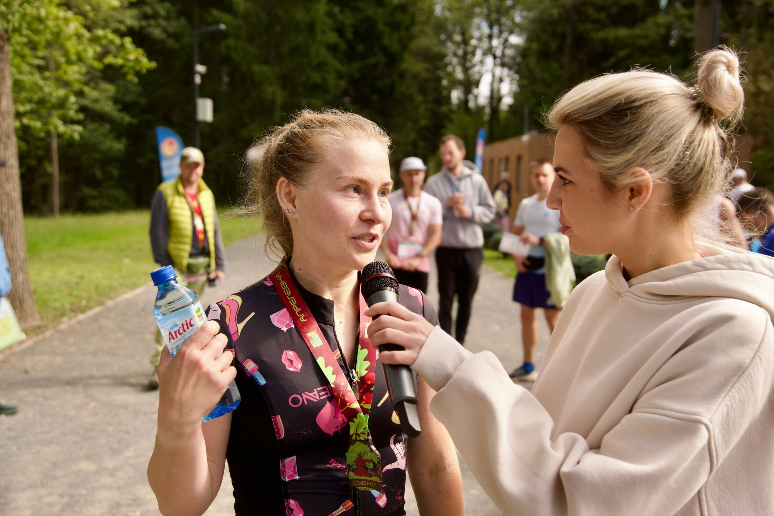 Забег в парке «Дубки». Кафе «БЕЛКА НАШЕПТАЛА». Ну оооочень концептуальное кафе
