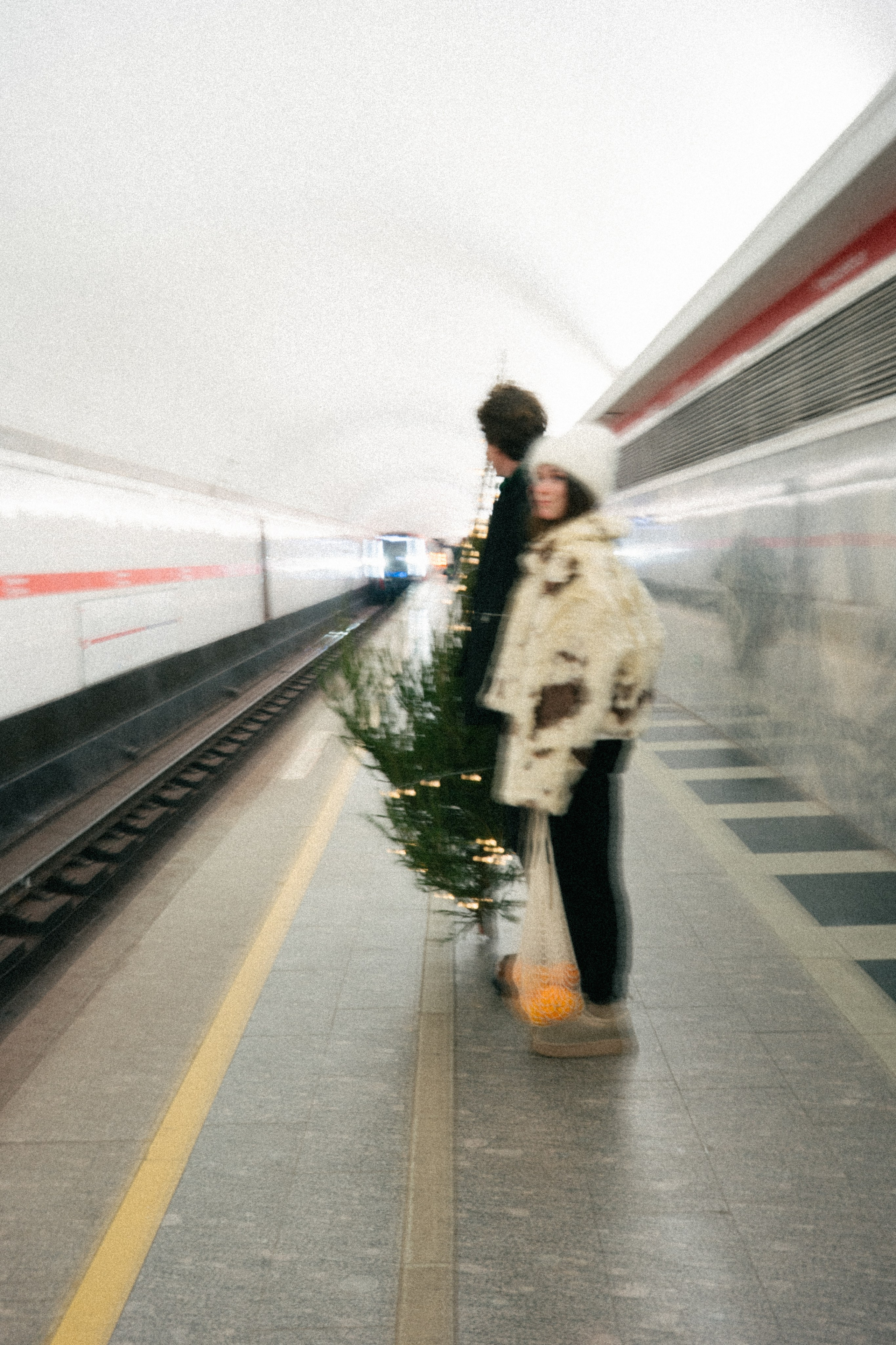 НОВОГОДНЯЯ ПРОГУЛКА ПАРЫ ПО ЧЕРНЫШЕВСКОЙ ПЕРЕД НОВЫМ ГОДОМ. Профессиональный фотограф, Санкт-Петербург — Виктория Богомолова