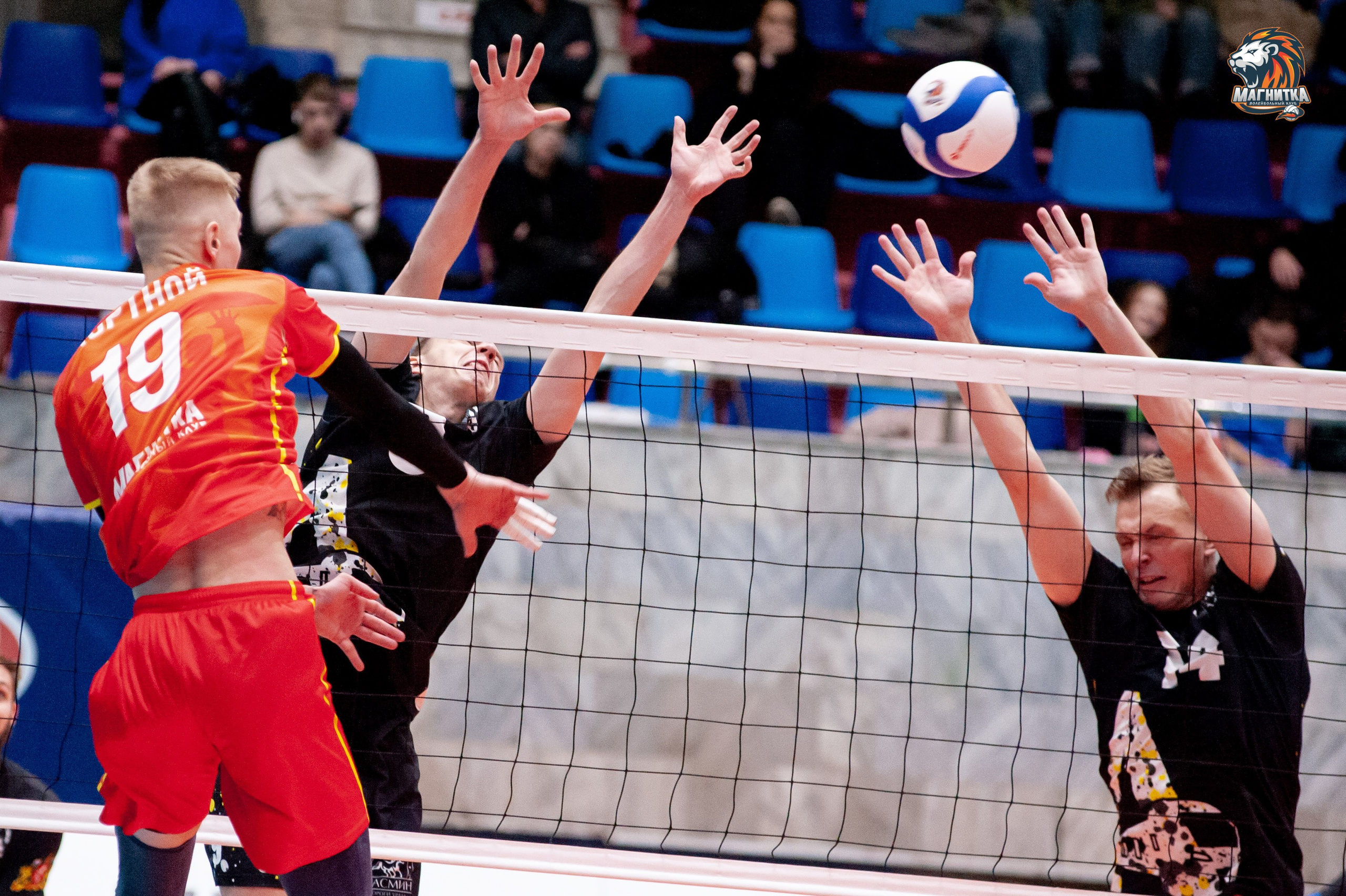 Чемпионат России по волейболу. Высшая лига А. Магнитка — Локомотив-Изумруд. Фотограф Магнитогорск Данил Семенов