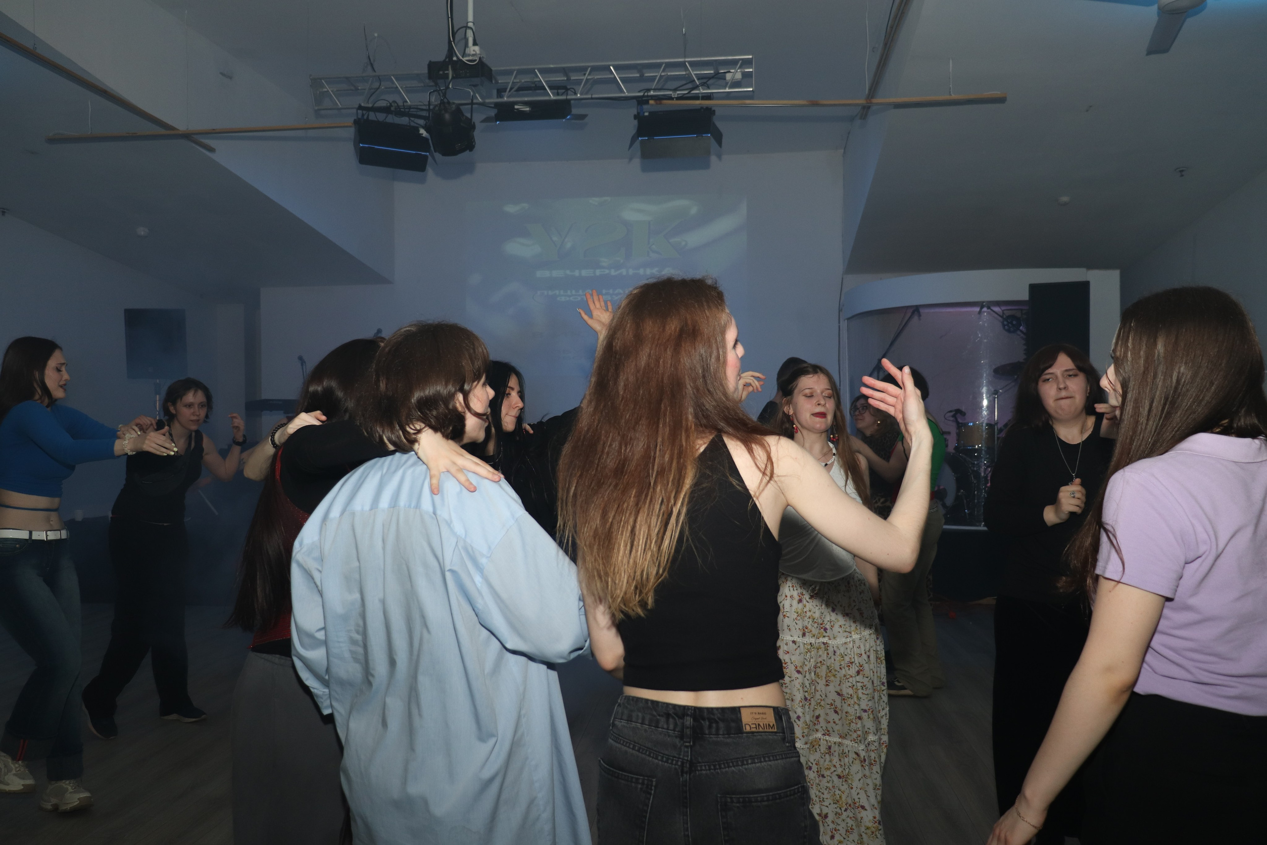 Дискотека 90х молодёжного «клуба 52». Ивентный фотограф в Санкт-Петербурге Олег Комков