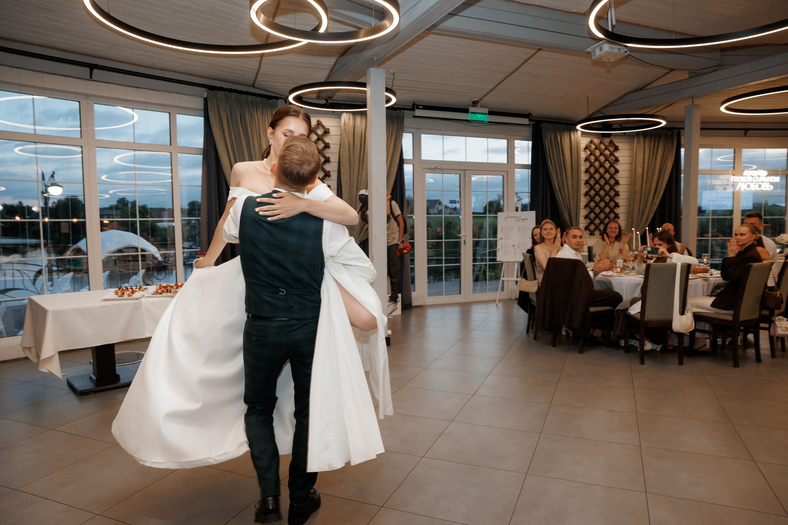 Регистрация в отеле Fish Point, ЗАГС Бутово, прогулка в Остафьево. Свадебный и репортажный фотограф (Москва, Королев и другие)