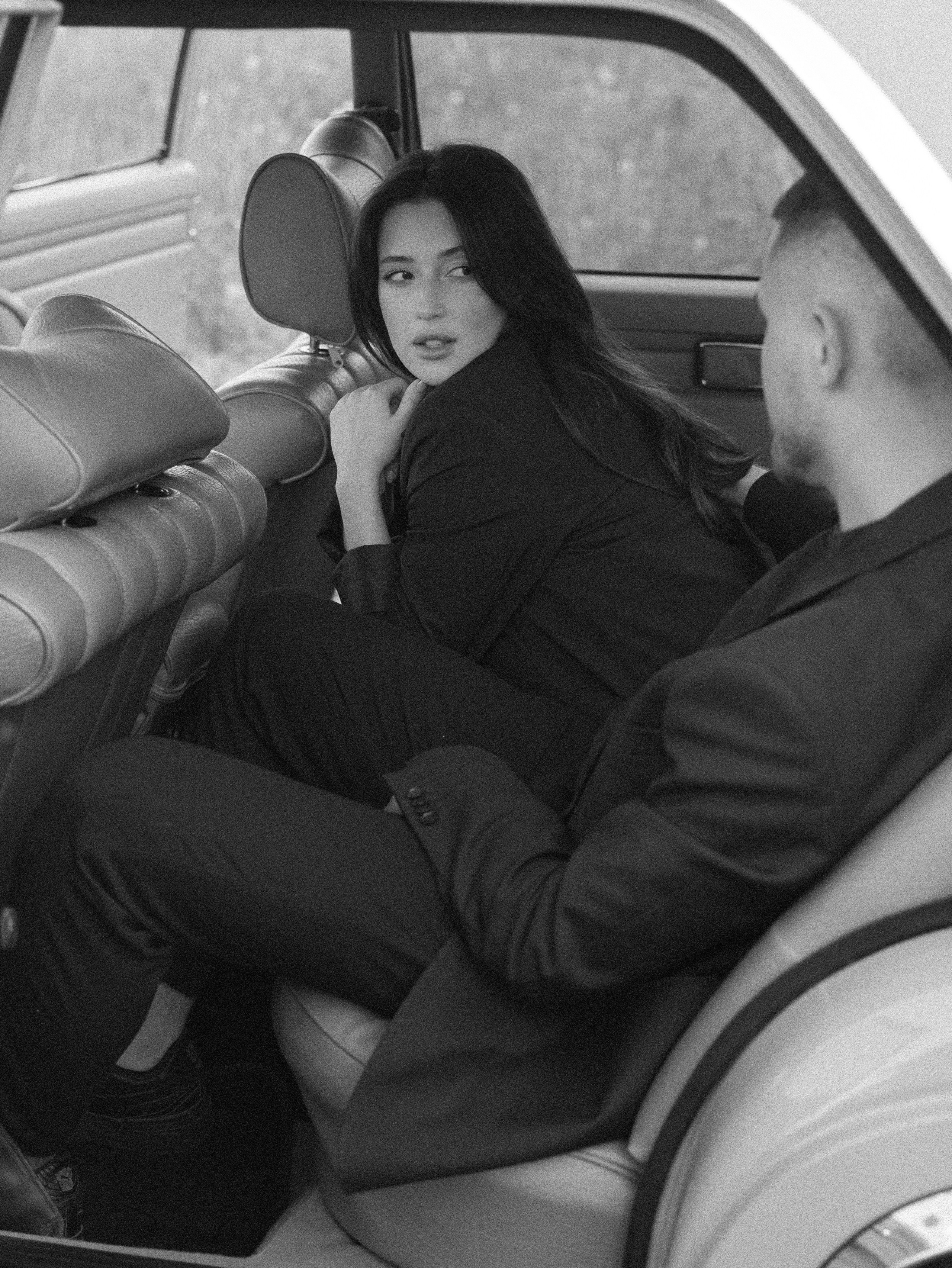 ТАНЯ И БУЛАТ, РЕТРО МАШИНА. Свадебный и индивидуальный фотограф в Челябинске Евгения Негодяева