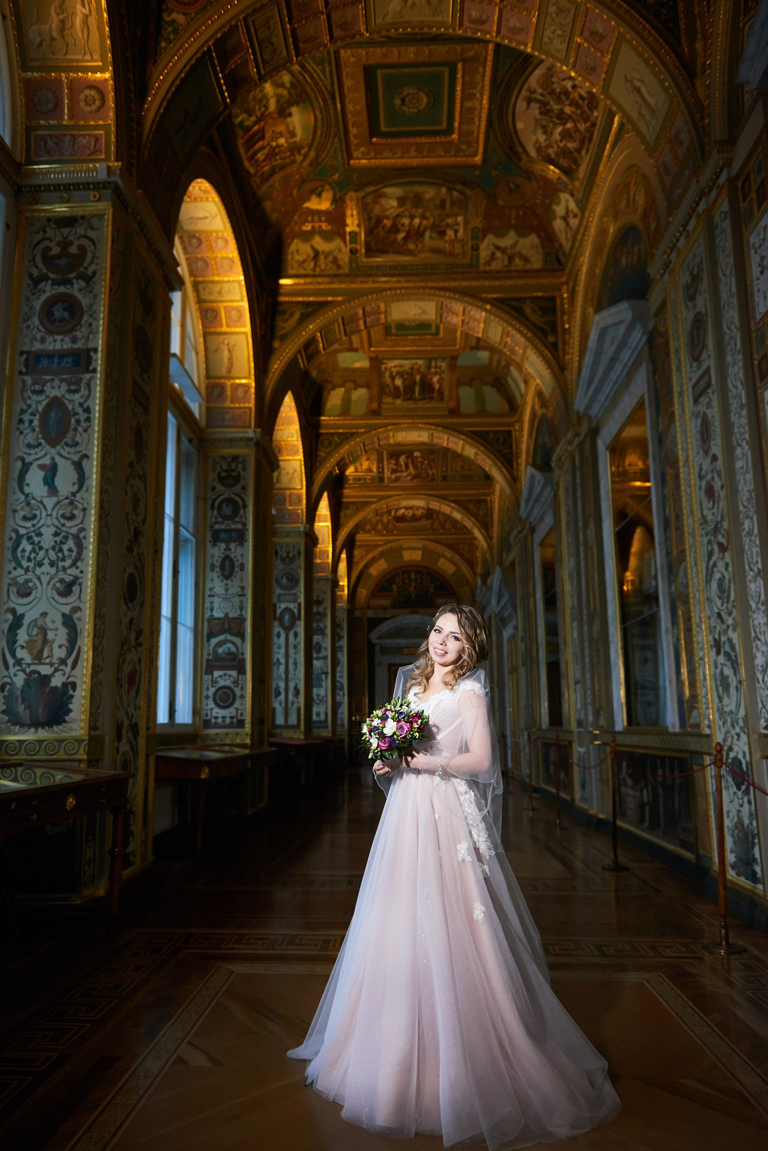 Елена и Иван (зимняя свадебная прогулка у Михайловского замка и фотосессия в Эрмитаже). Портретный, семейный и свадебный фотограф в Санкт-Петербурге и в Пушкине Ширяев Денис