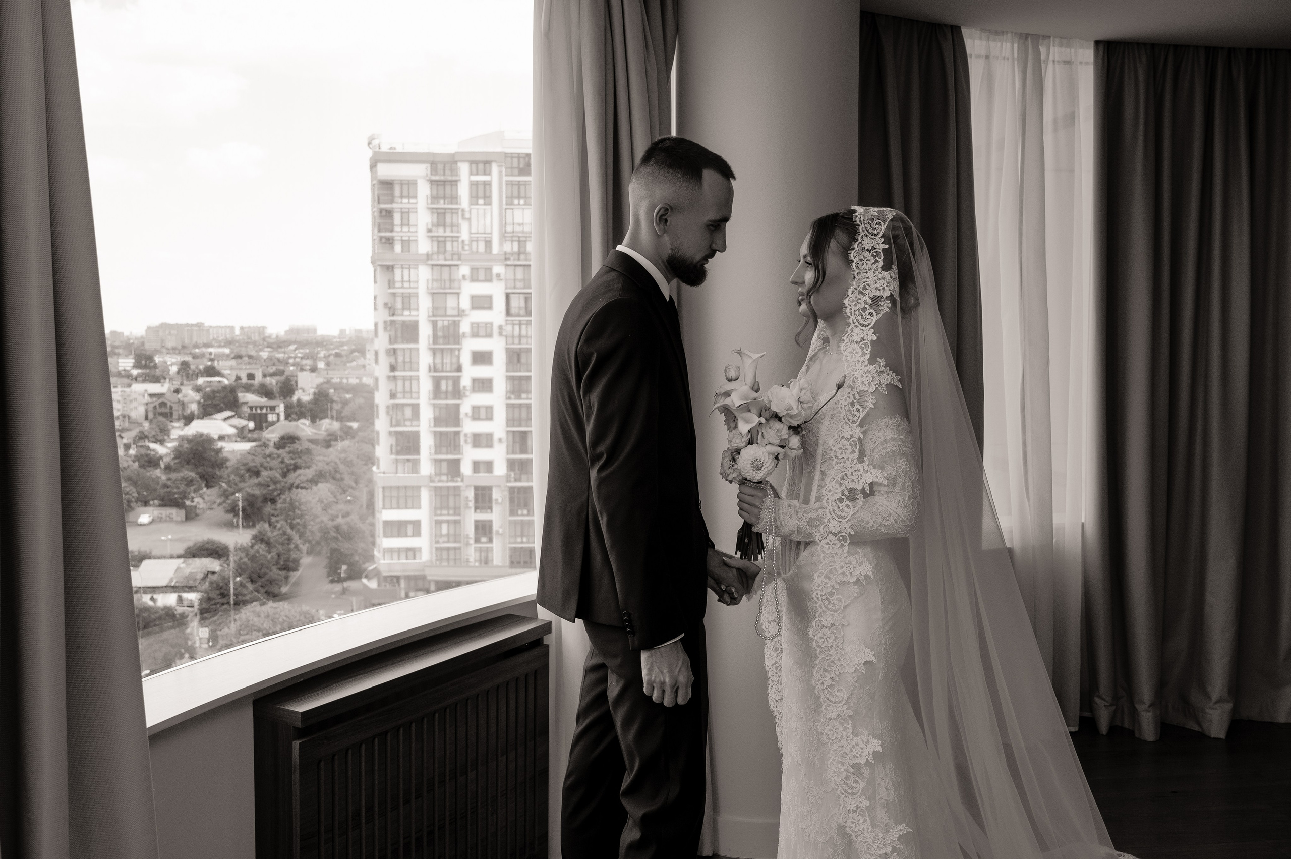 Свадьба (утро в отеле). Свадебный и семейный фотограф в Краснодаре Алина Мельник