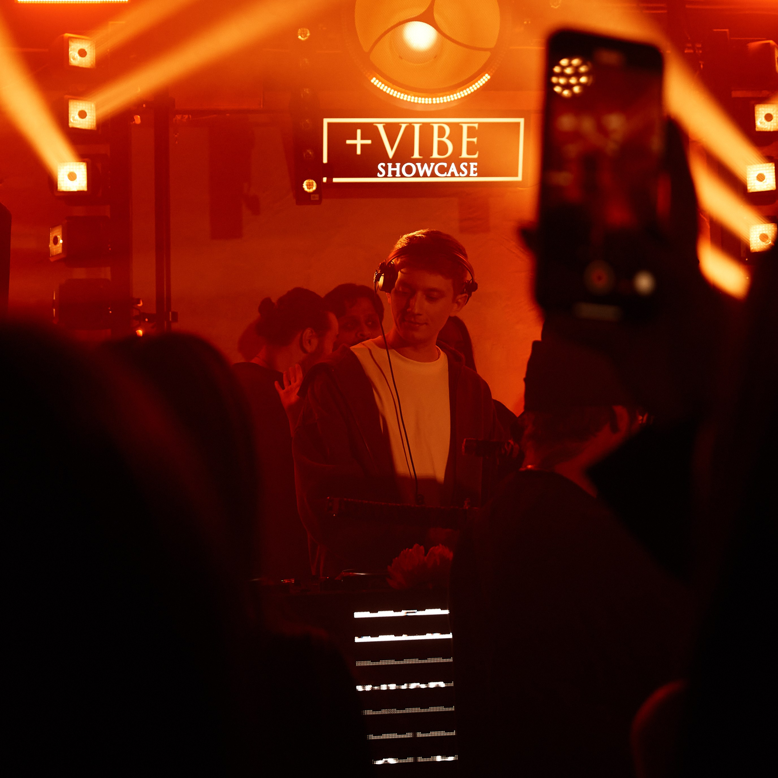 PLUS VIBE Party. Репортажный фотограф в Москве Дмитрий Масленников