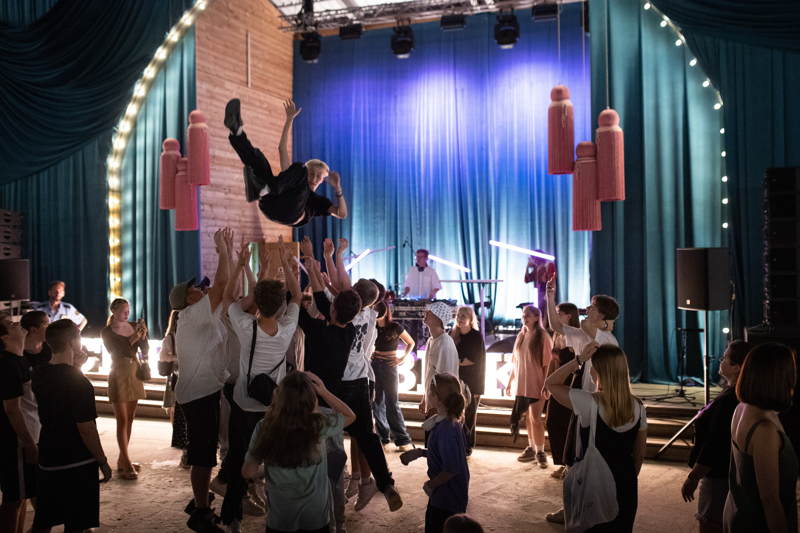 Трехдневный фотоотчет Выкса-фестиваль 2024. Фотограф городских и семейных событий Артем Карпухин