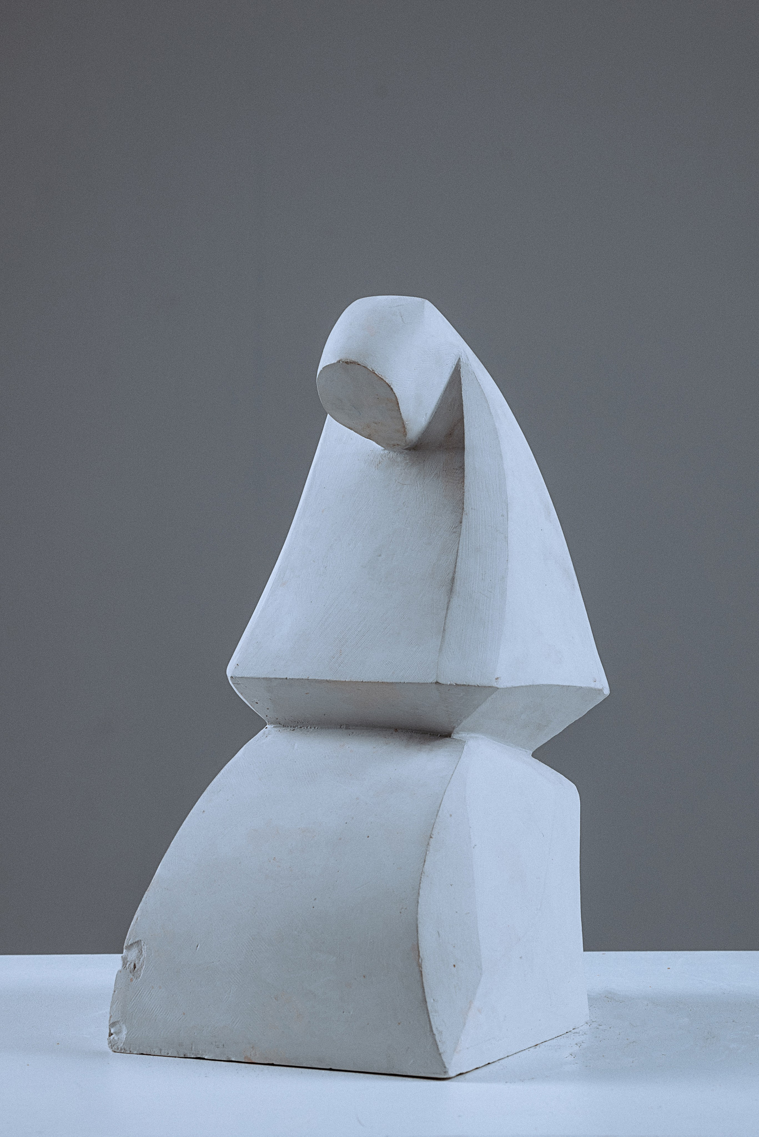 Скульптура "Монахиня", 2021г, гипс, 40*20*25