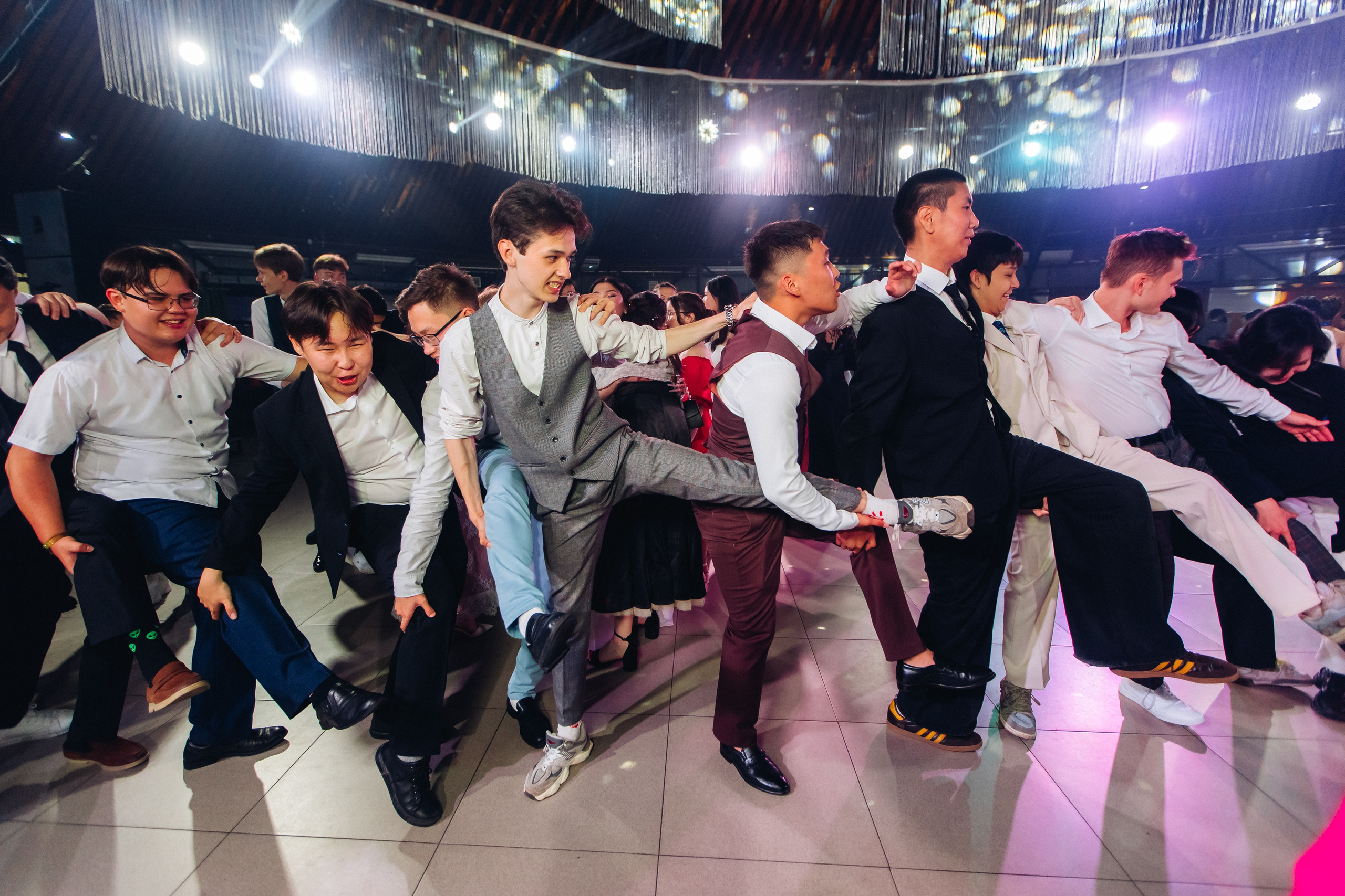 Выпускной вечер. 49 школа. Баран на корове. Свадебный и семейный фотограф в Улан-Удэ