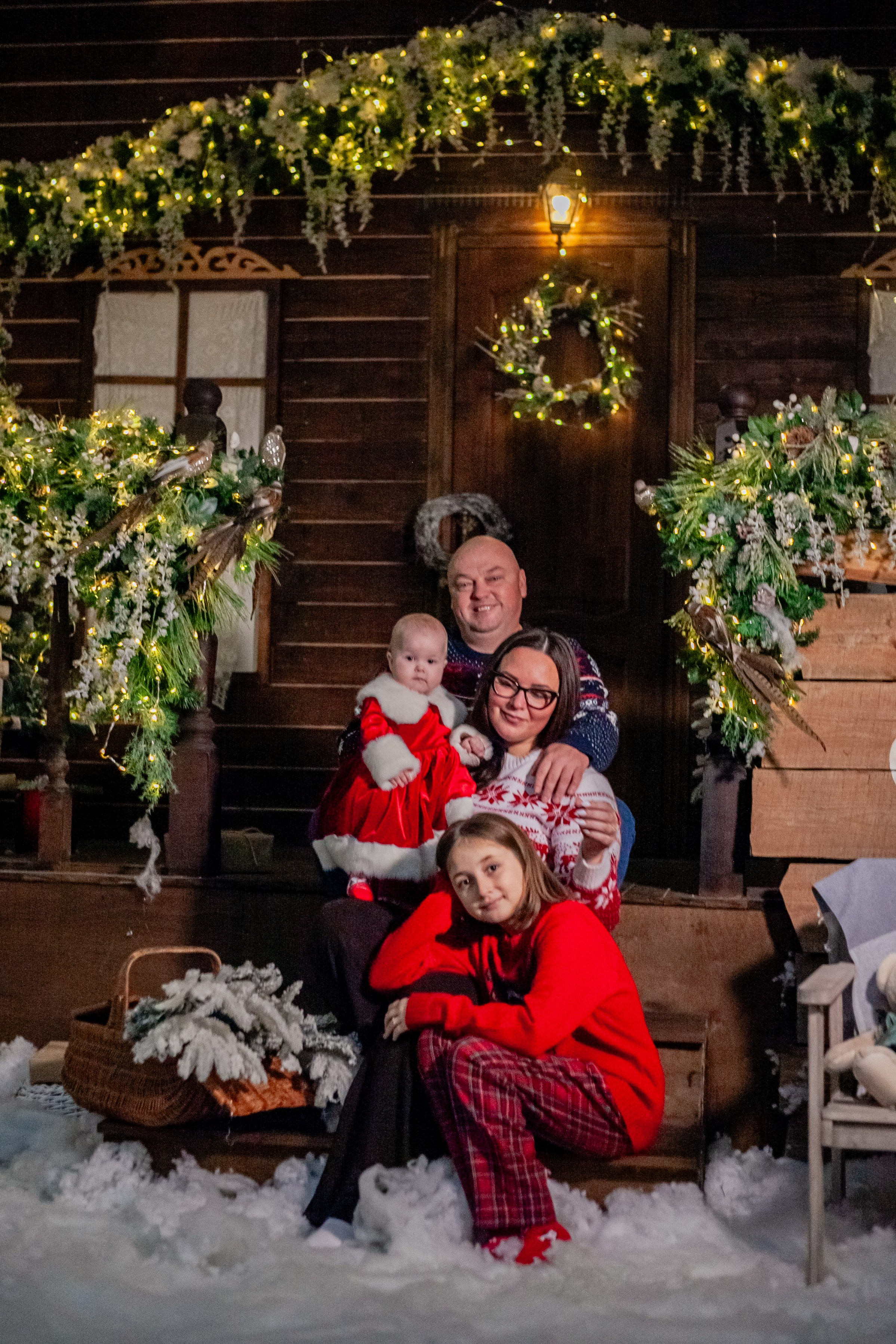 Ульяна и ее семья новый год 2024. Свадебный и семейный фотограф в Армавире