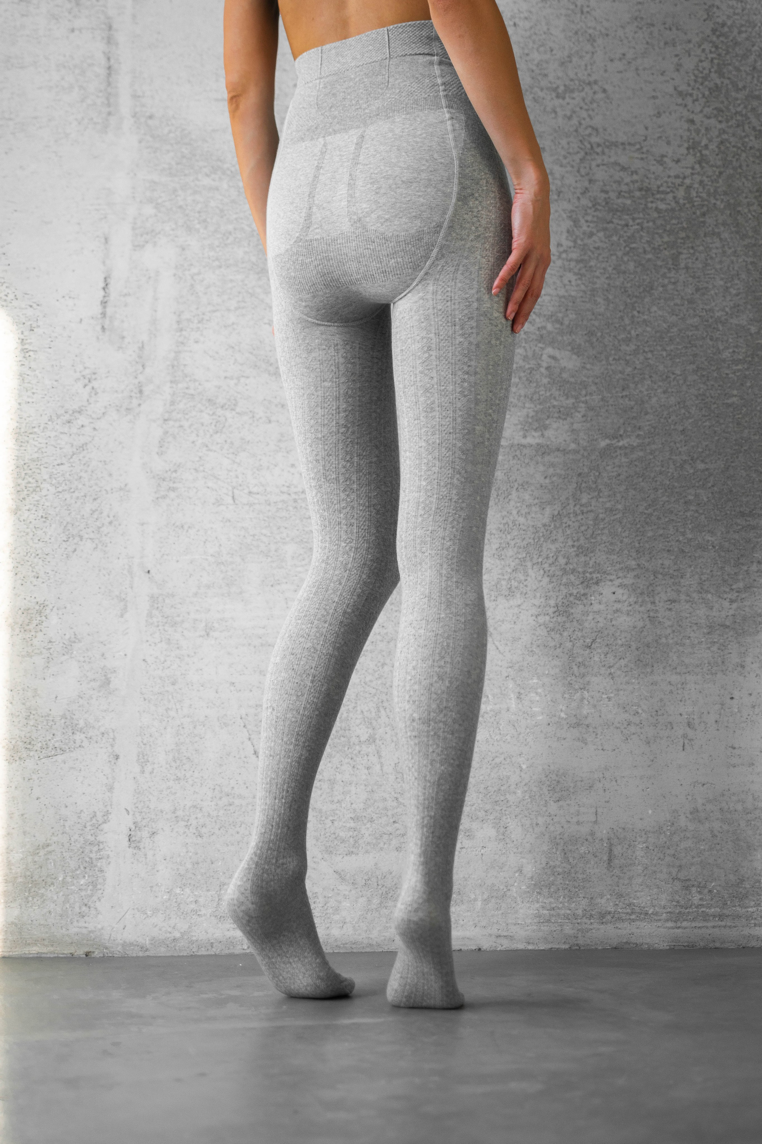 Колготки. Фотограф-ретушер в Крыму Юля Лобурец