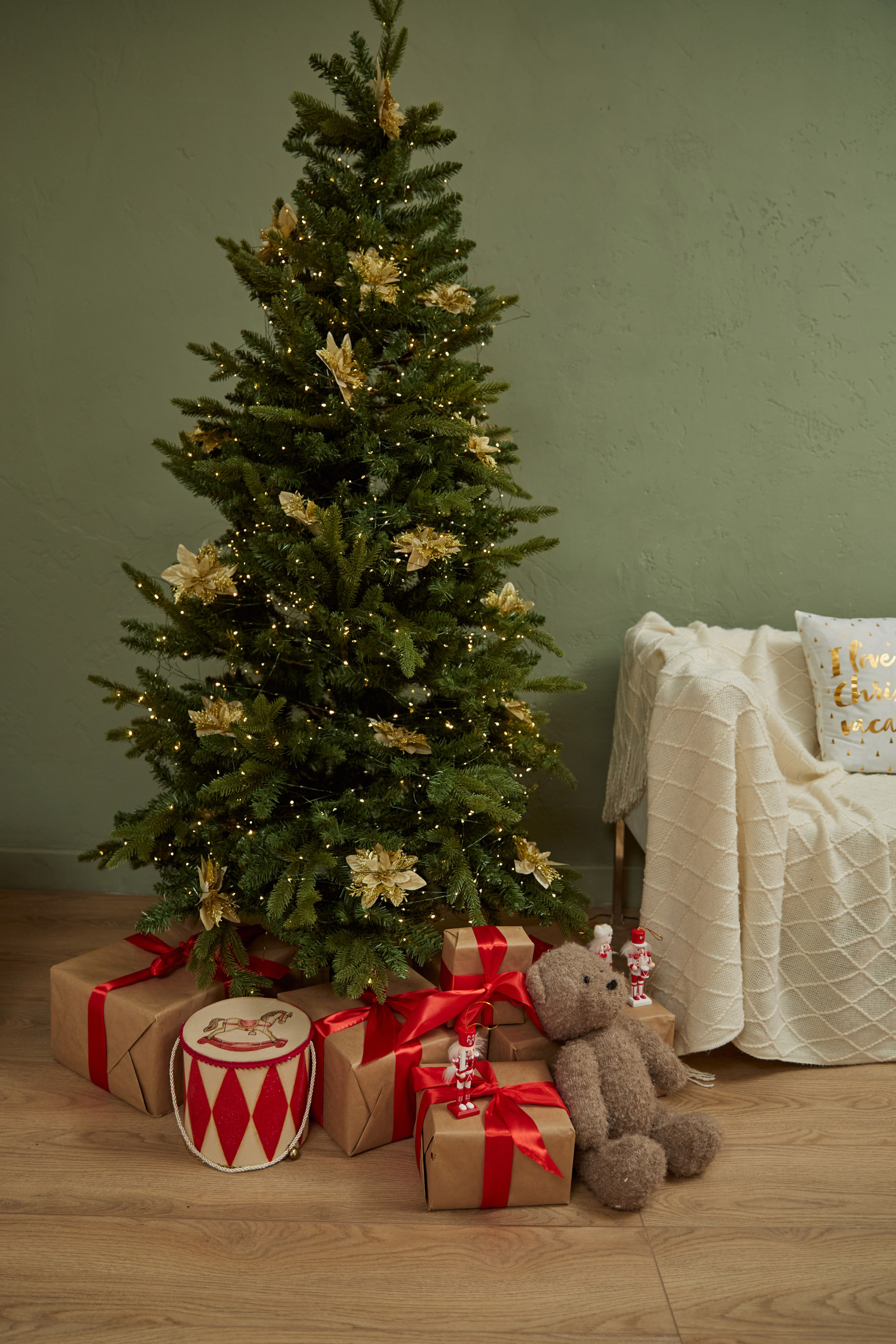 Новогодние локации (до 12 января 2026). Content Studio фотостудия