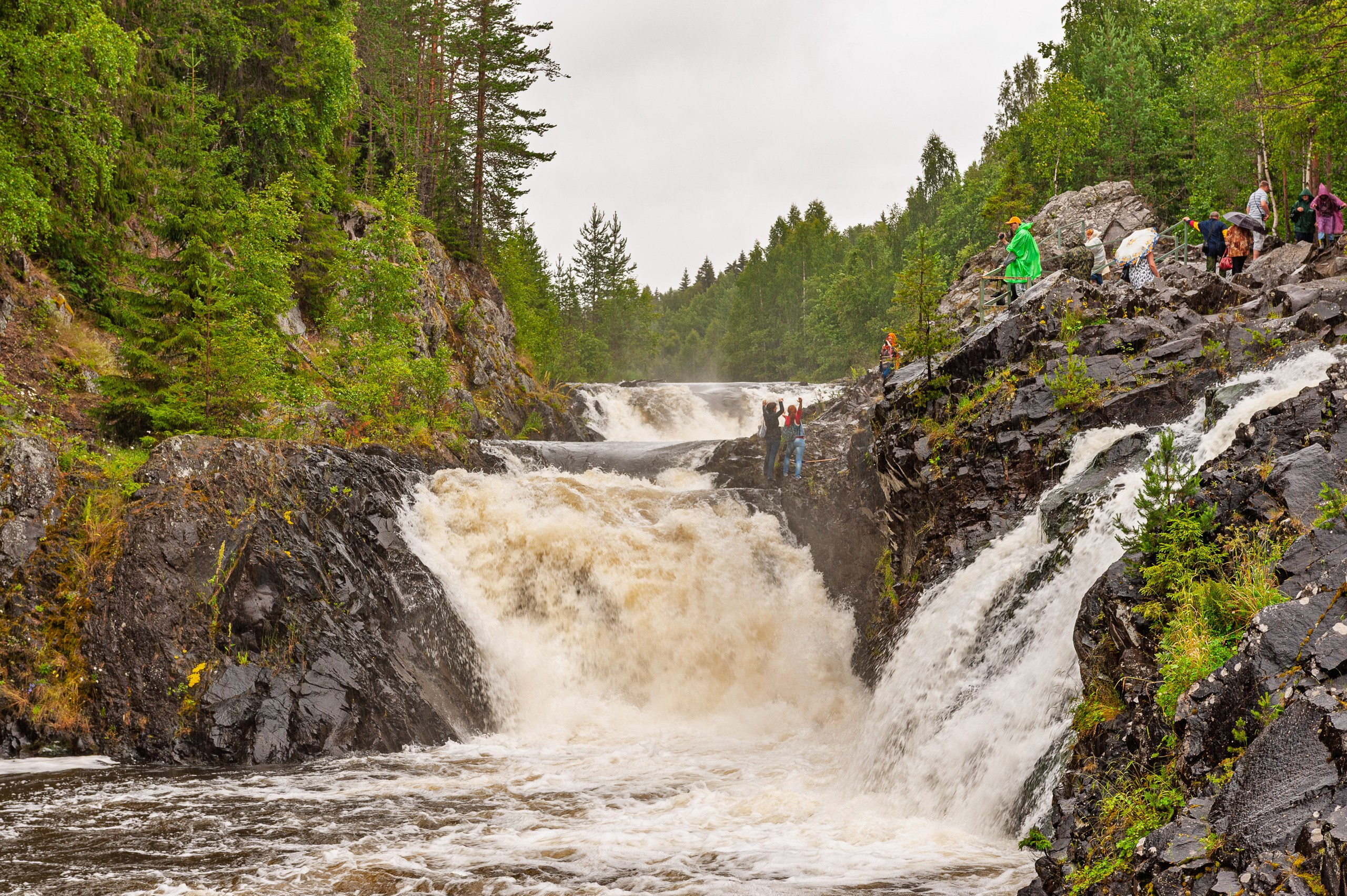 Летние тренировочные боры Школы Боевых Искусств «МОН» 2012 г. Карелия, Водопад Кивач