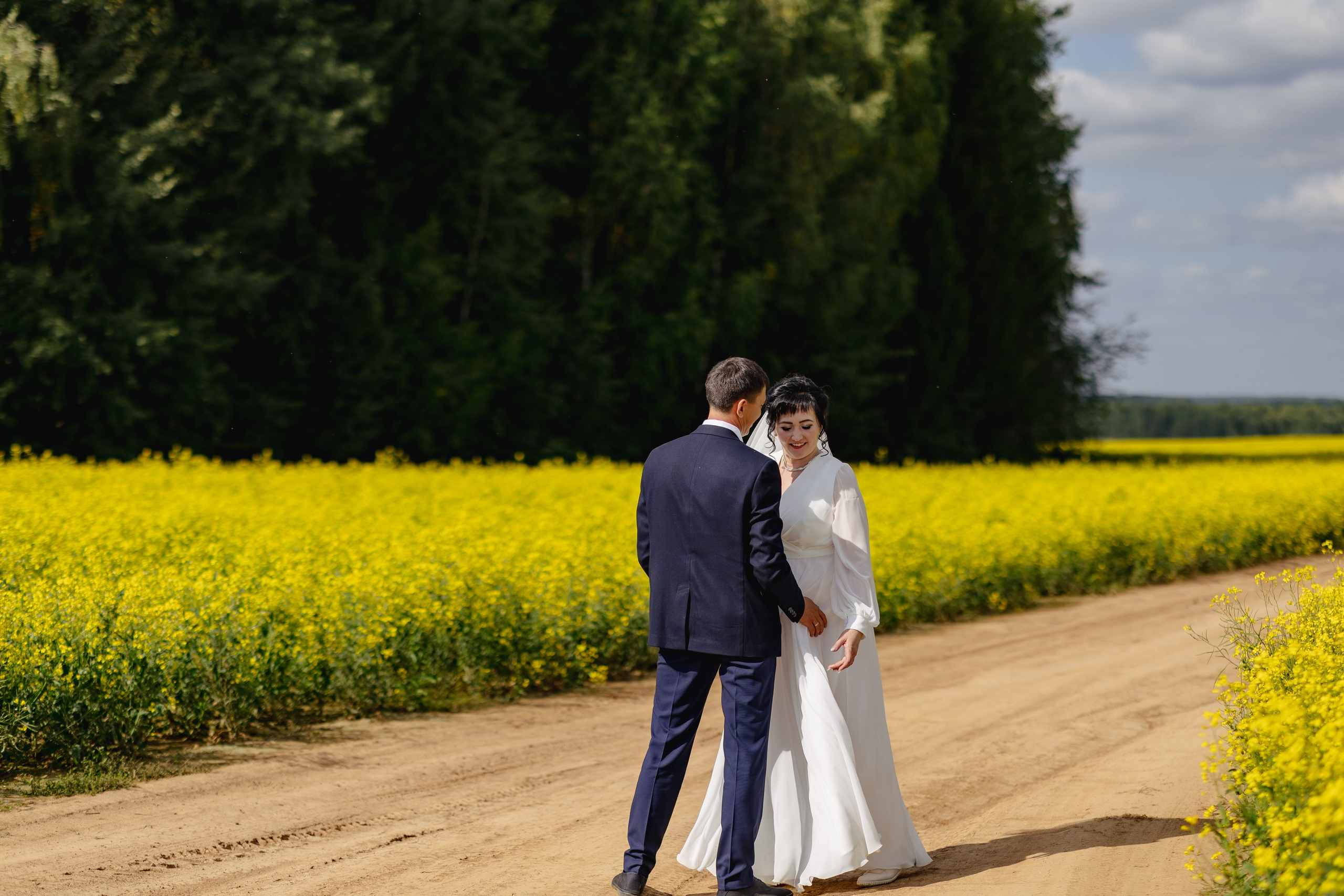 Свадебная фотосессия в рапсовом поле. Фотограф Ерохина Светлана — фотосессии в Екатеринбурге