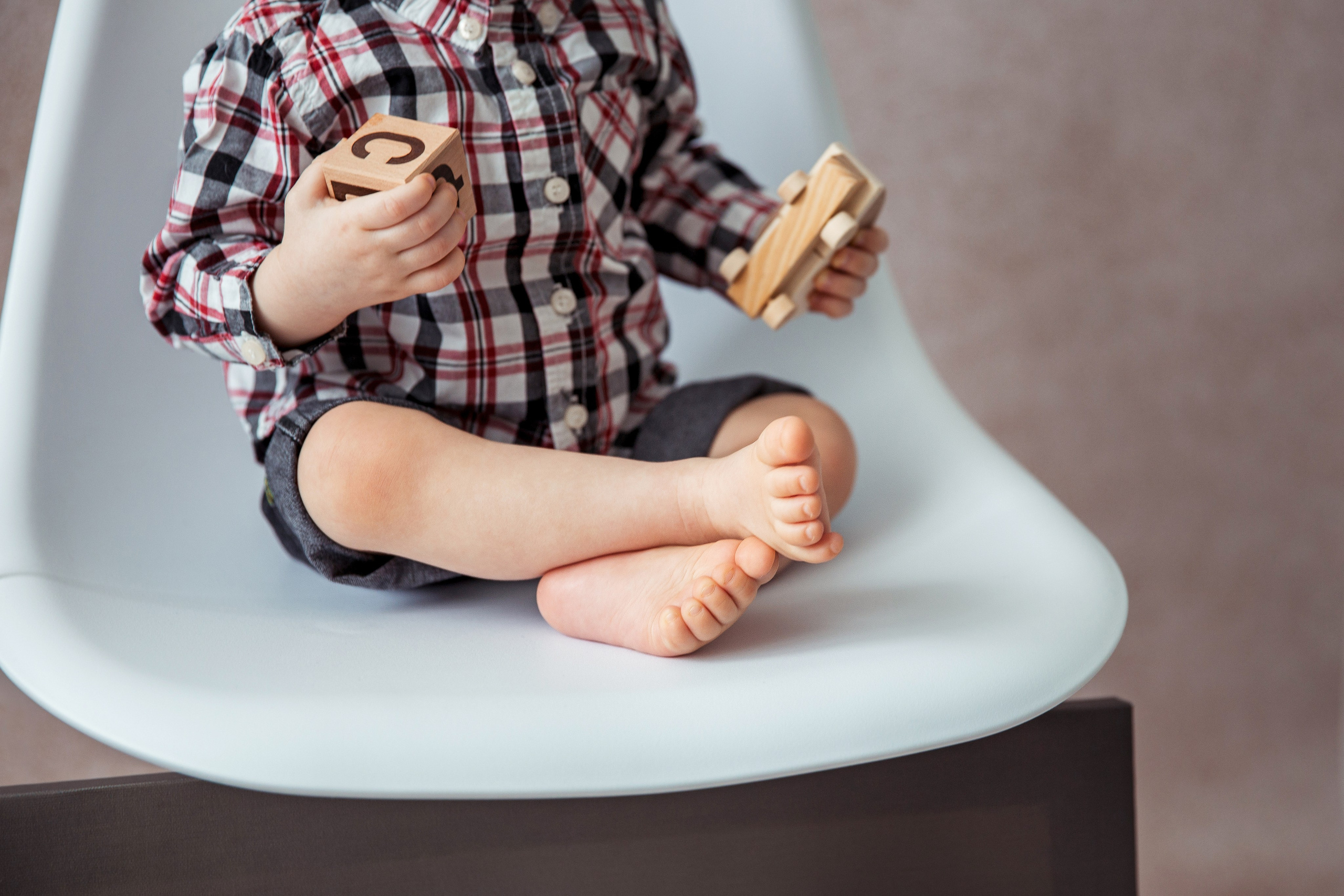 На белом фоне / минимализм. Детский фотограф, выпускные альбомы в Нижнем Новгороде Бодягина Мария