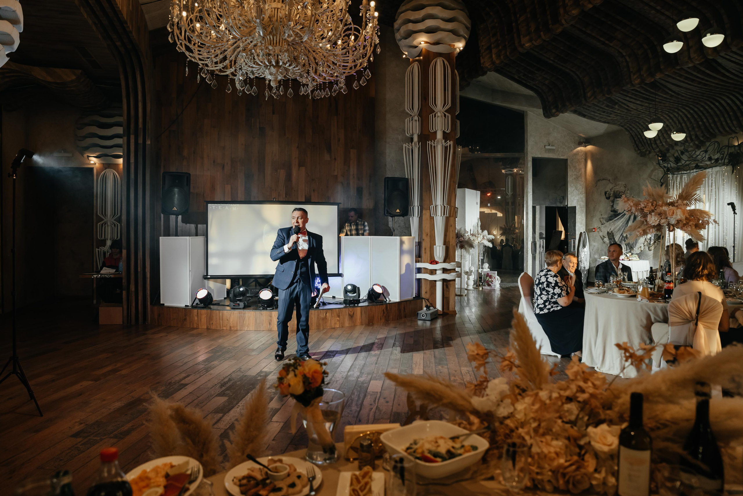 Плясала даже люстра :). Свадебный фотограф Москва — Юлия Фоменко — профессиональный фотограф