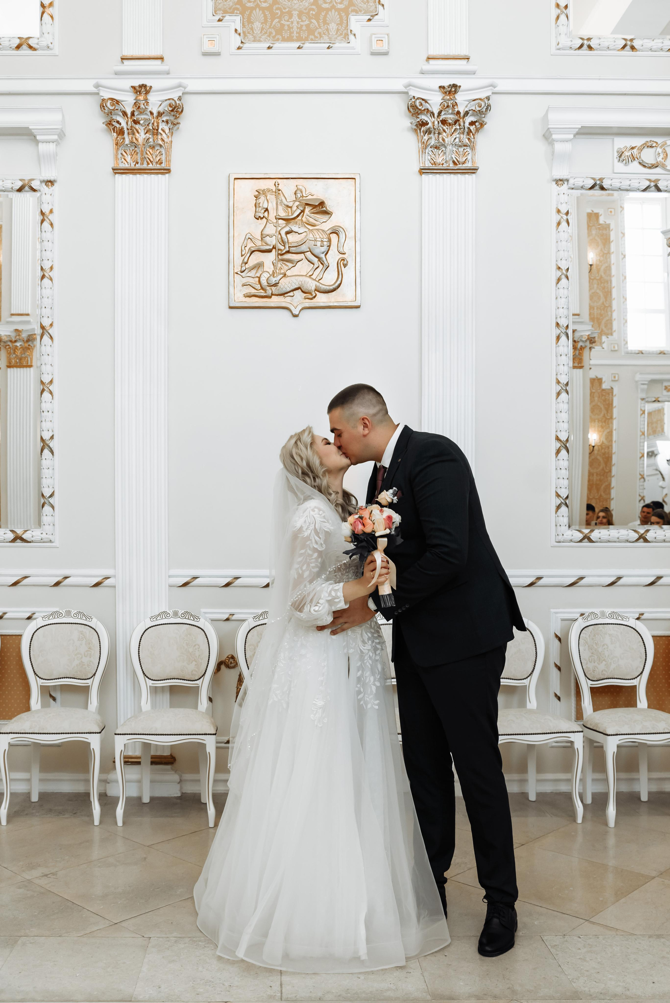 Плясала даже люстра :). Свадебный фотограф Москва — Юлия Фоменко — профессиональный фотограф