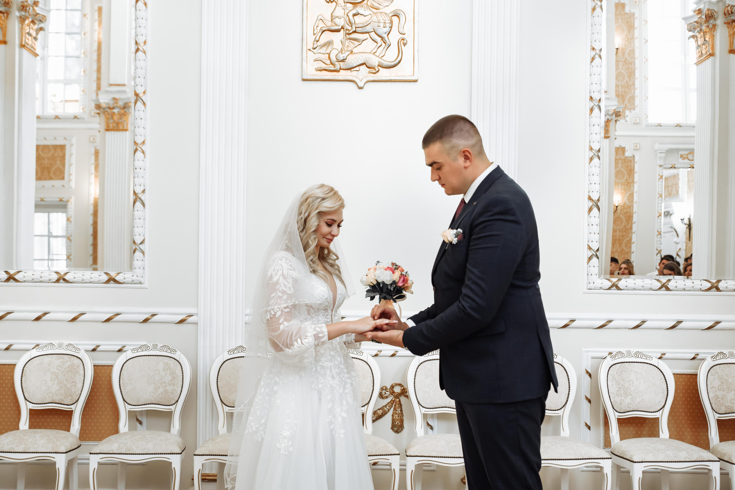 Плясала даже люстра :). Свадебный фотограф Москва — Юлия Фоменко — профессиональный фотограф