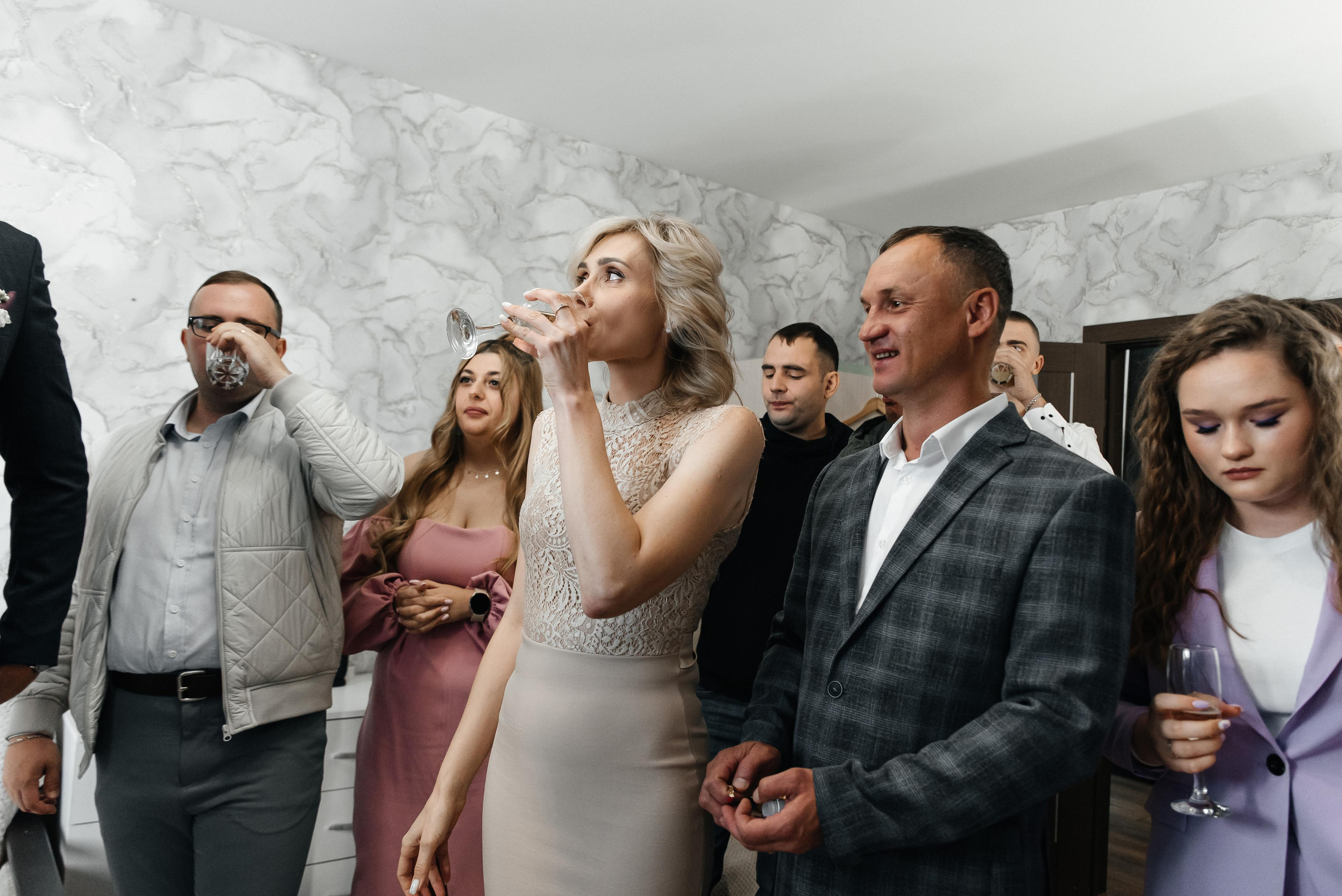 Плясала даже люстра :). Свадебный фотограф Москва — Юлия Фоменко — профессиональный фотограф