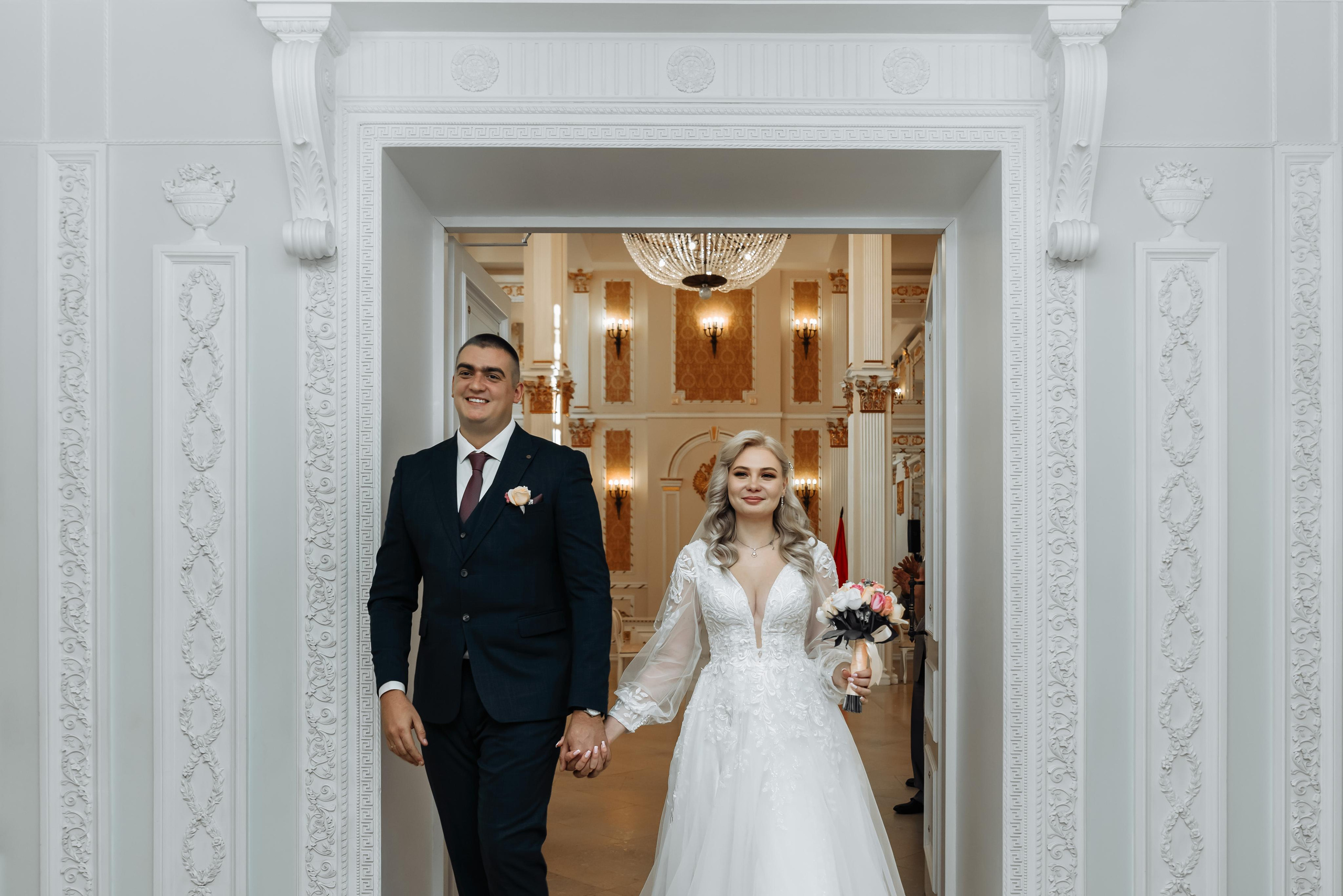 Плясала даже люстра :). Свадебный фотограф Москва — Юлия Фоменко — профессиональный фотограф