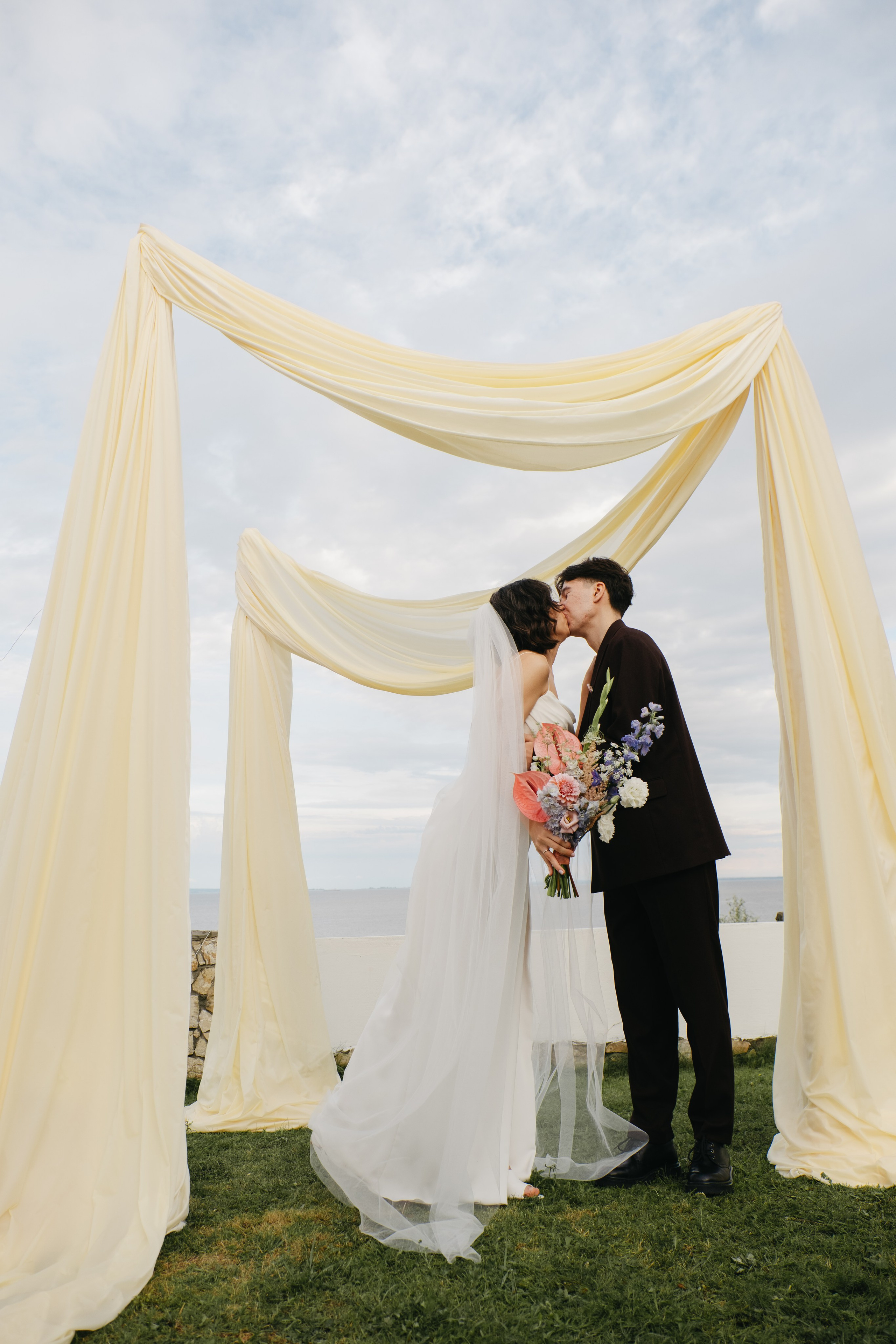 Молодые счастливые. Обо мне