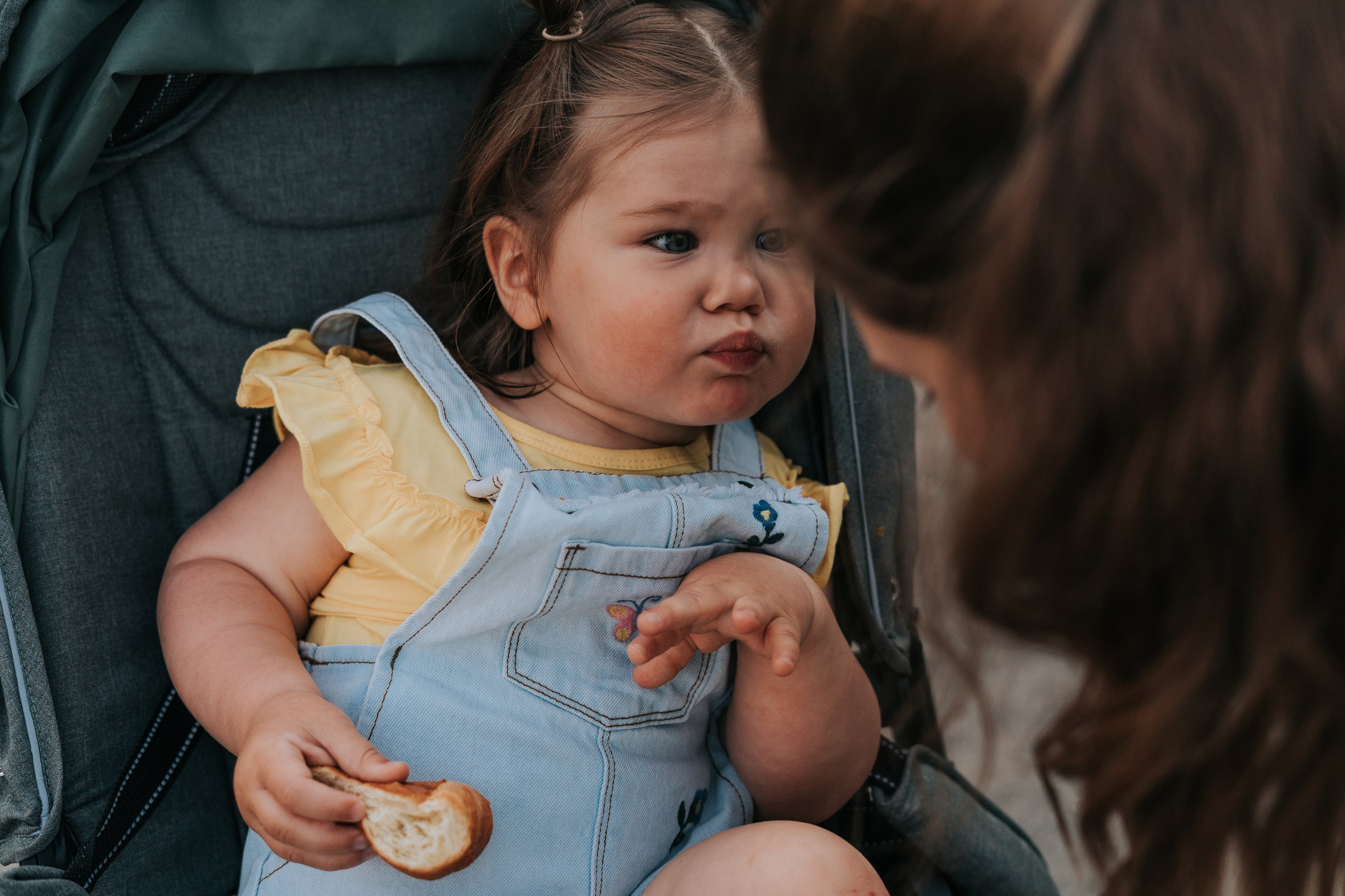 Детская фотосессия дома и на улице без постановки. Фотограф на роды Москва. Фотограф новорожденных Москва