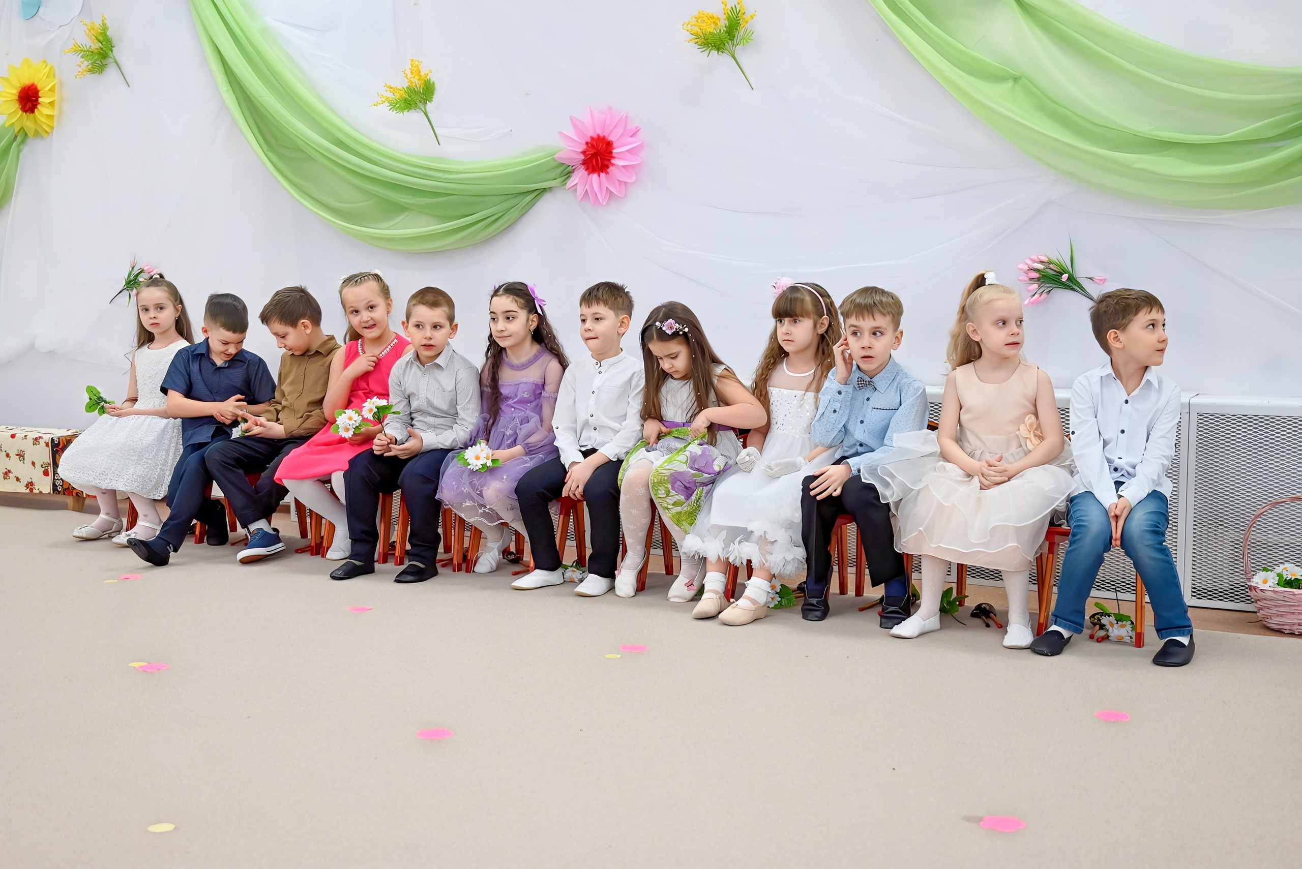 Праздник в группе Цветик семицветик. Семейный и детский фотограф Москва