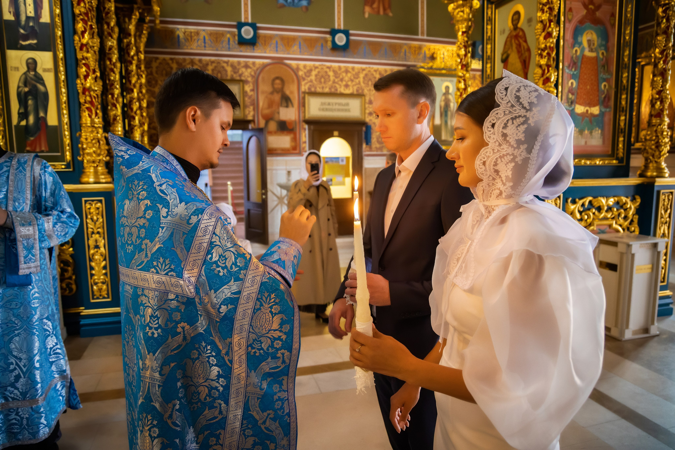 В Храме. Семейный и Свадебный фотограф в Астане Александр Астапов