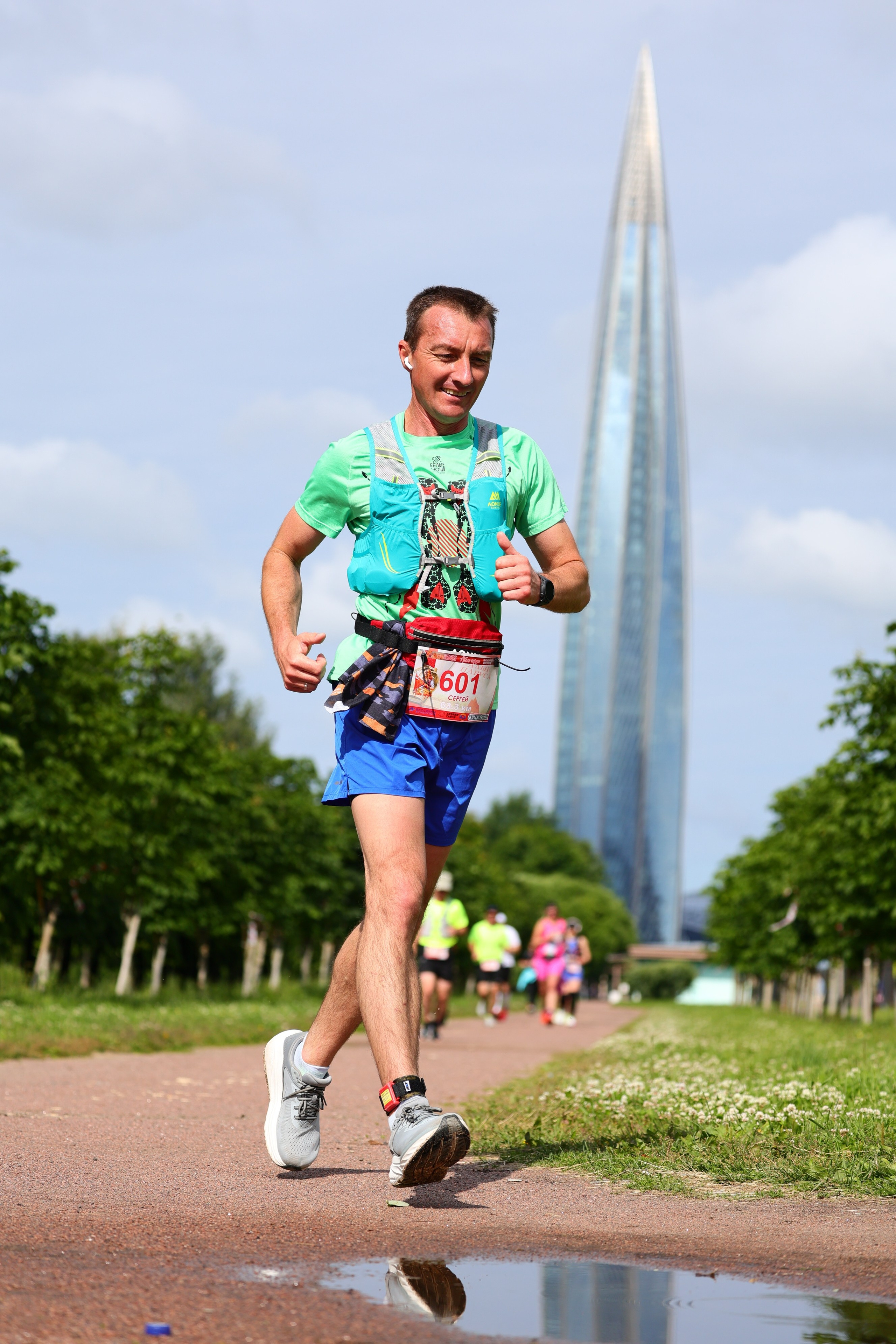 Алые паруса Грифон ран 2025. Спортивный фотограф в Санкт-Петербурге Илья Vacool