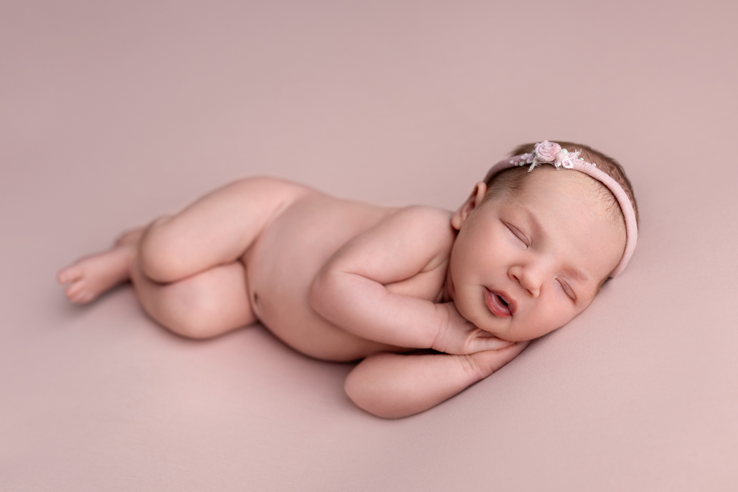 Классический ньюборн newborn. Фотограф новорожденных в г. Барнаул Ренпенинг Катерина