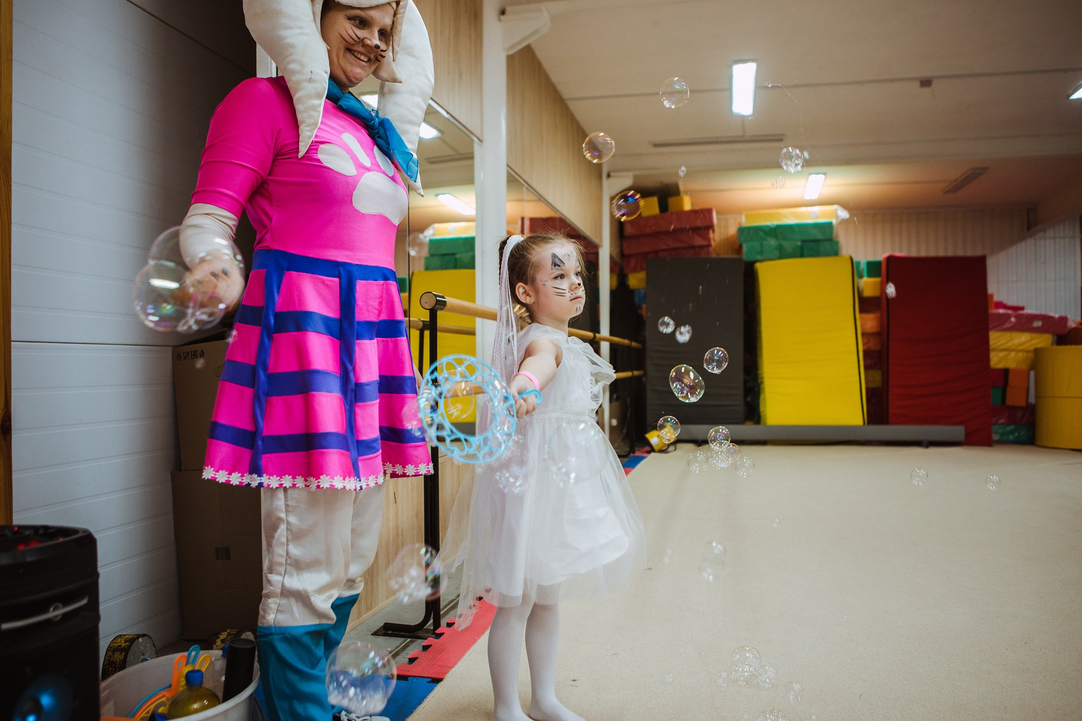 Ника, 5 лет. Батутлет, Волжский. Фотографы в городе Волгограде — Людмила Агеева и Алексей Околелов