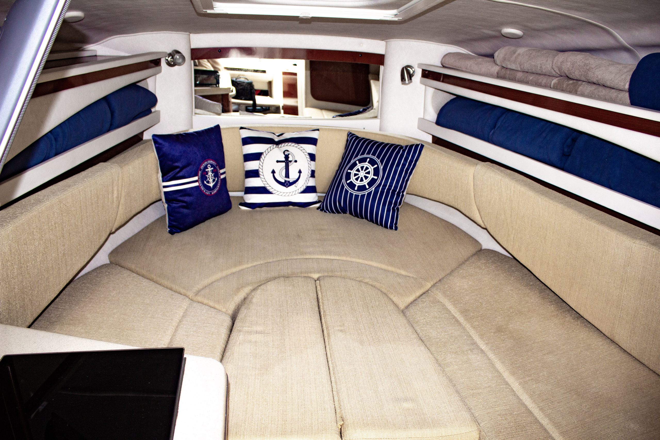 Катер Корсика Аренда Яхты в Сочи Яхтанаморе YACHTANAMORE